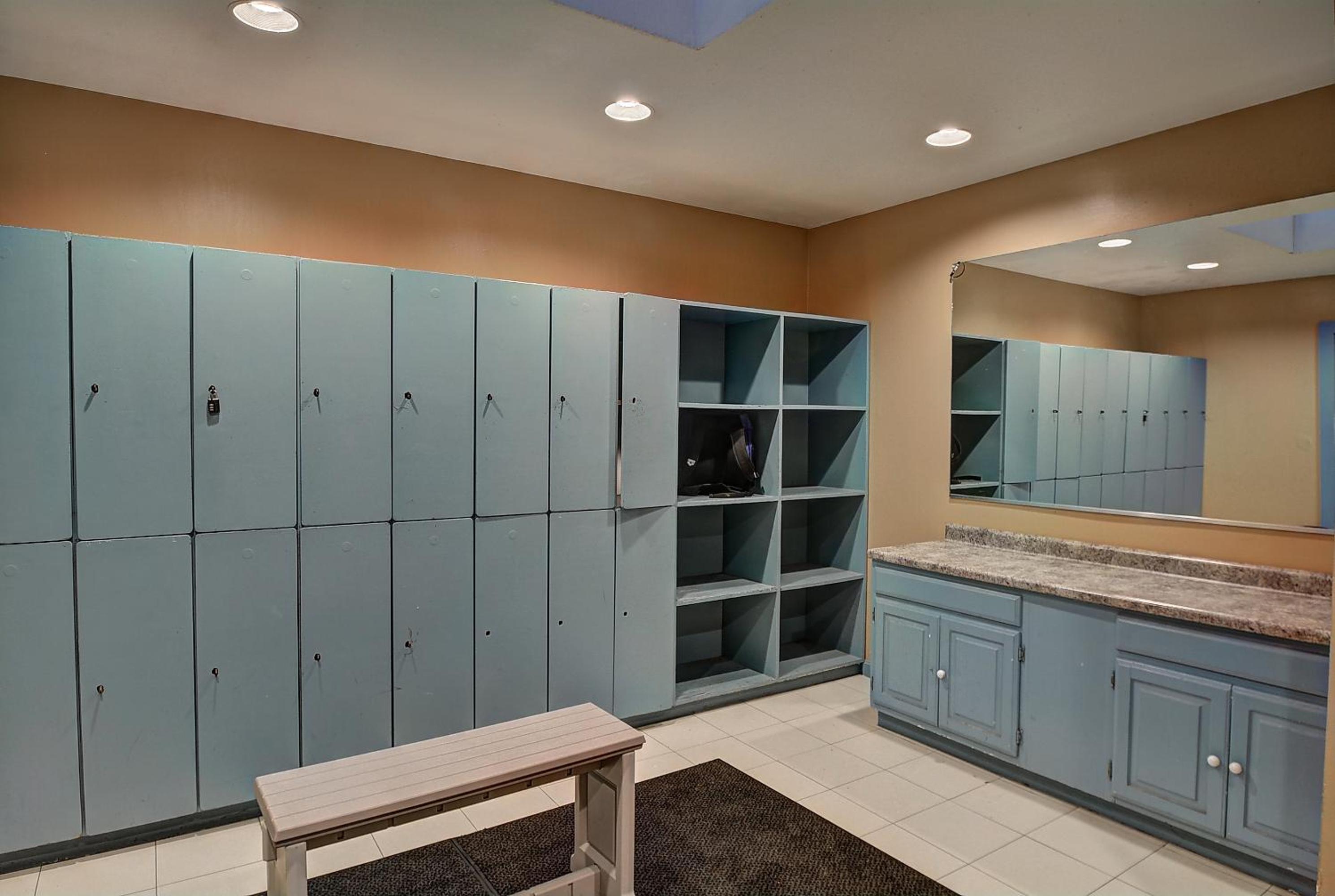 Brattleboro Vacations - Colonial Motel and Spa - Property Image 1