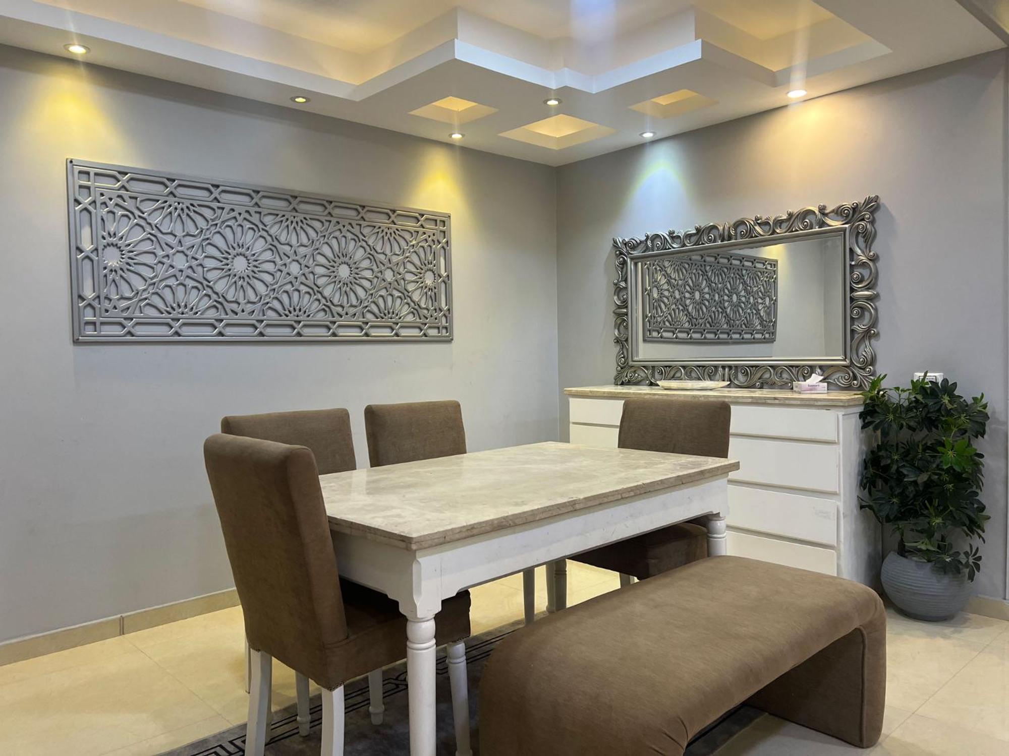 P90 Mall Spacious Apartment in New Cairo