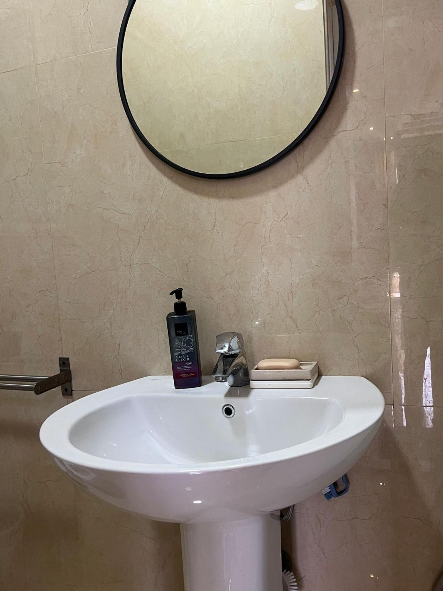 P90 Mall Spacious Apartment in New Cairo