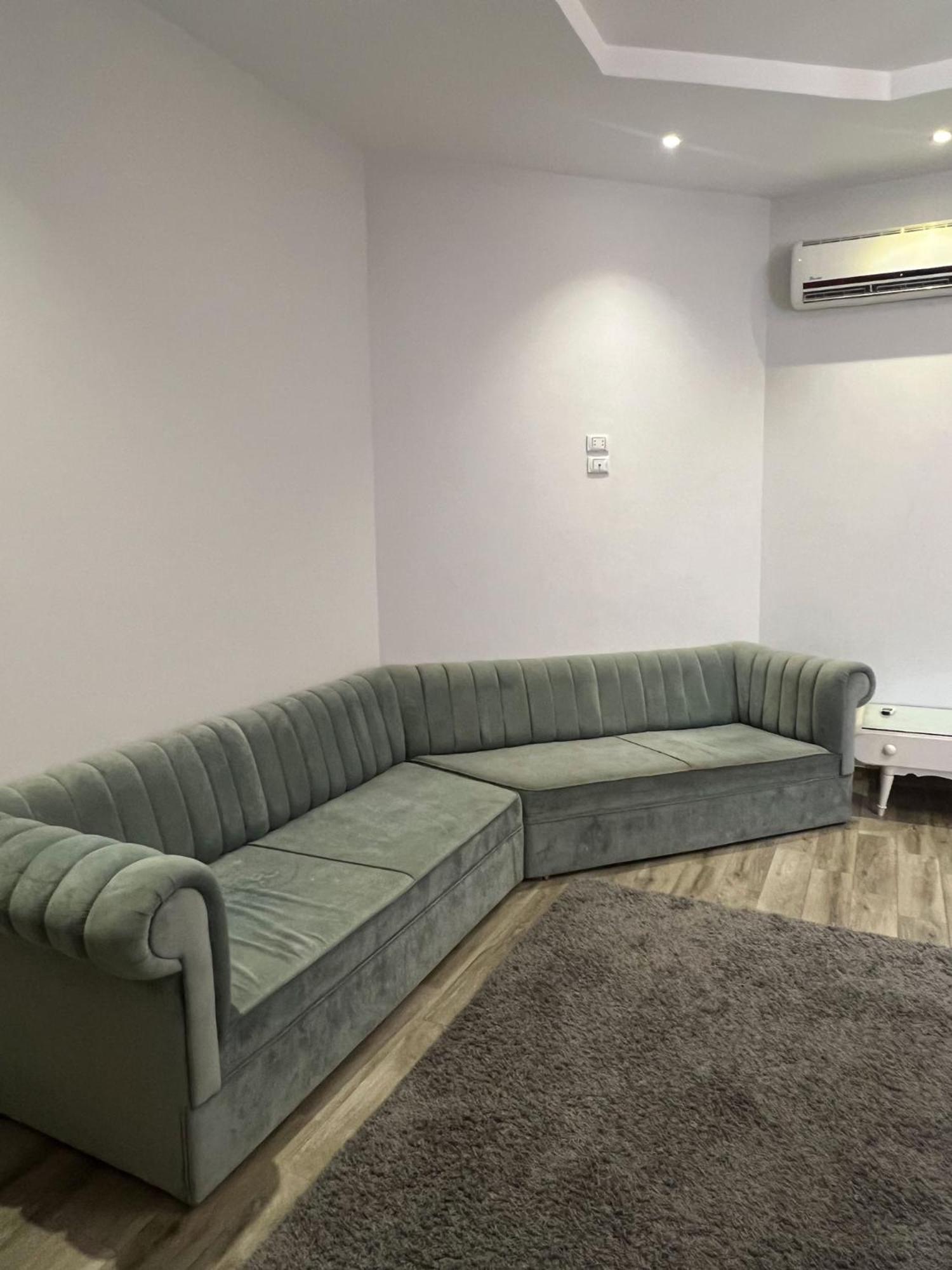 P90 Mall Spacious Apartment in New Cairo