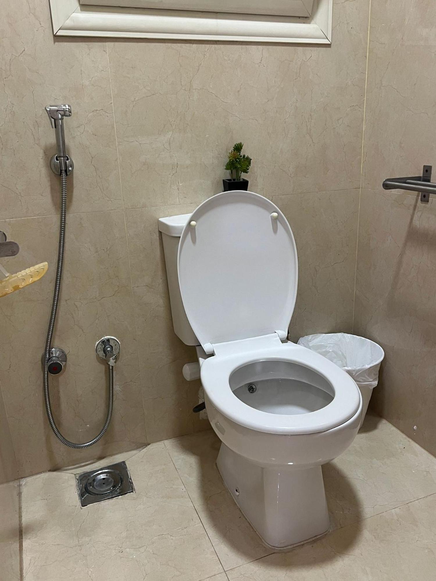 P90 Mall Spacious Apartment in New Cairo