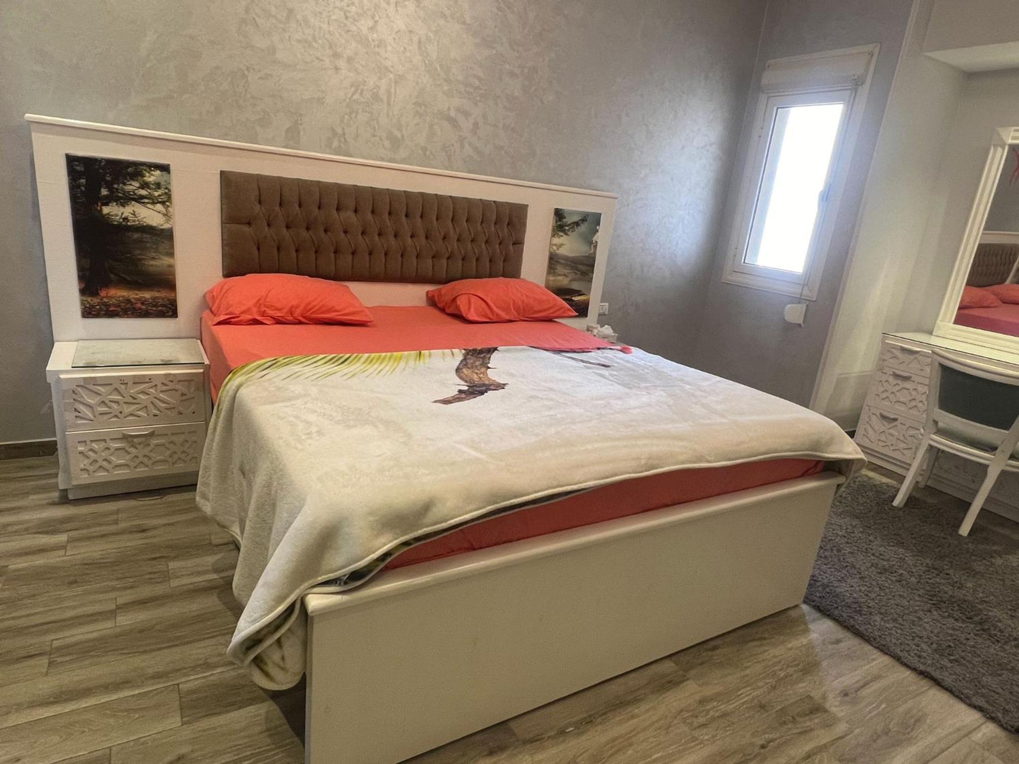 P90 Mall Spacious Apartment in New Cairo