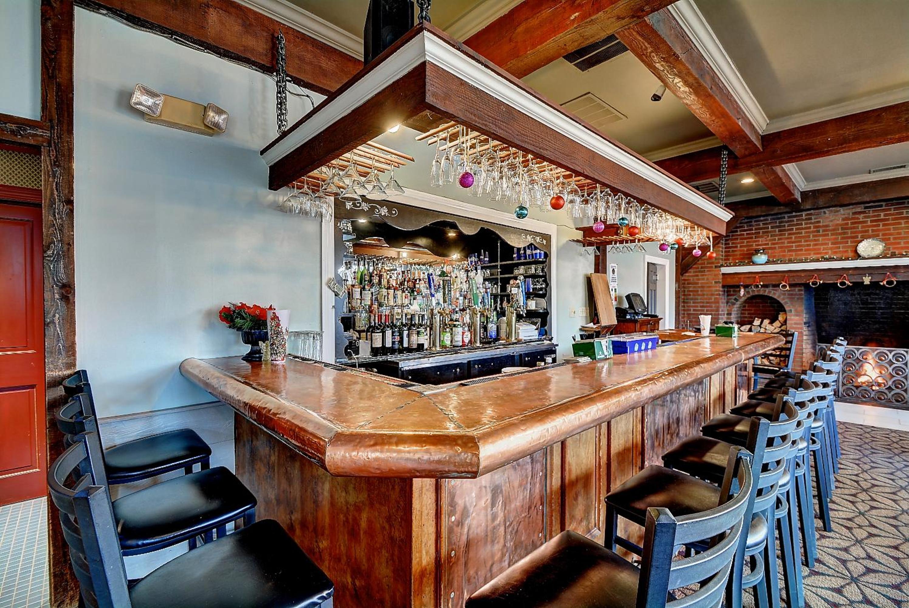 Brattleboro Vacations - Colonial Motel and Spa - Property Image 4