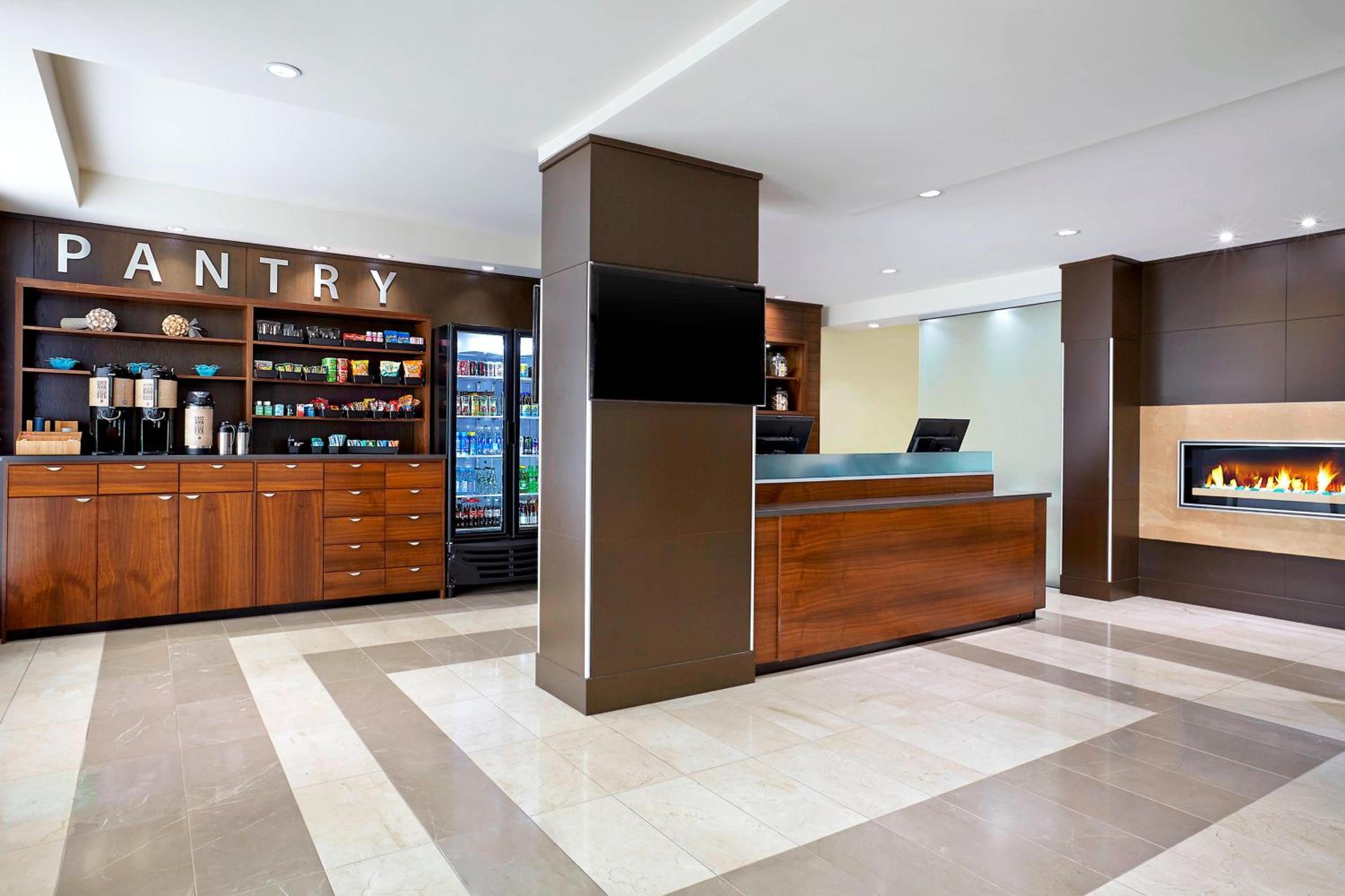 Surrey Vacations - Four Points by Sheraton Surrey - Property Image 5