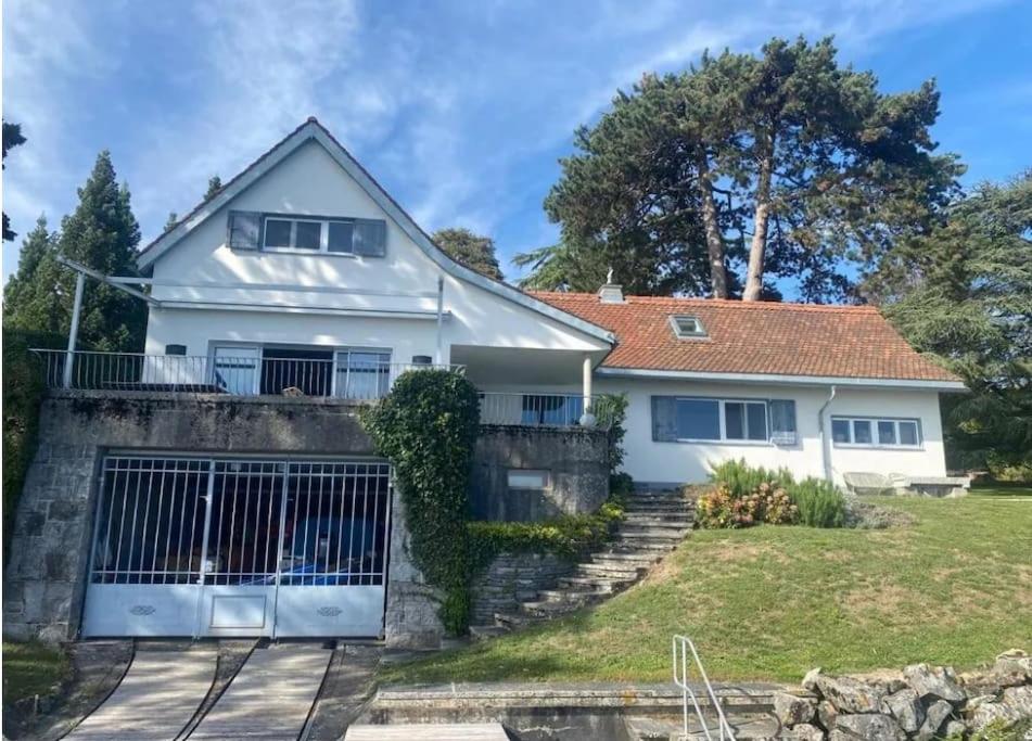 Peaceful Lakefront Living, your Buchillon Retreat! LR23B