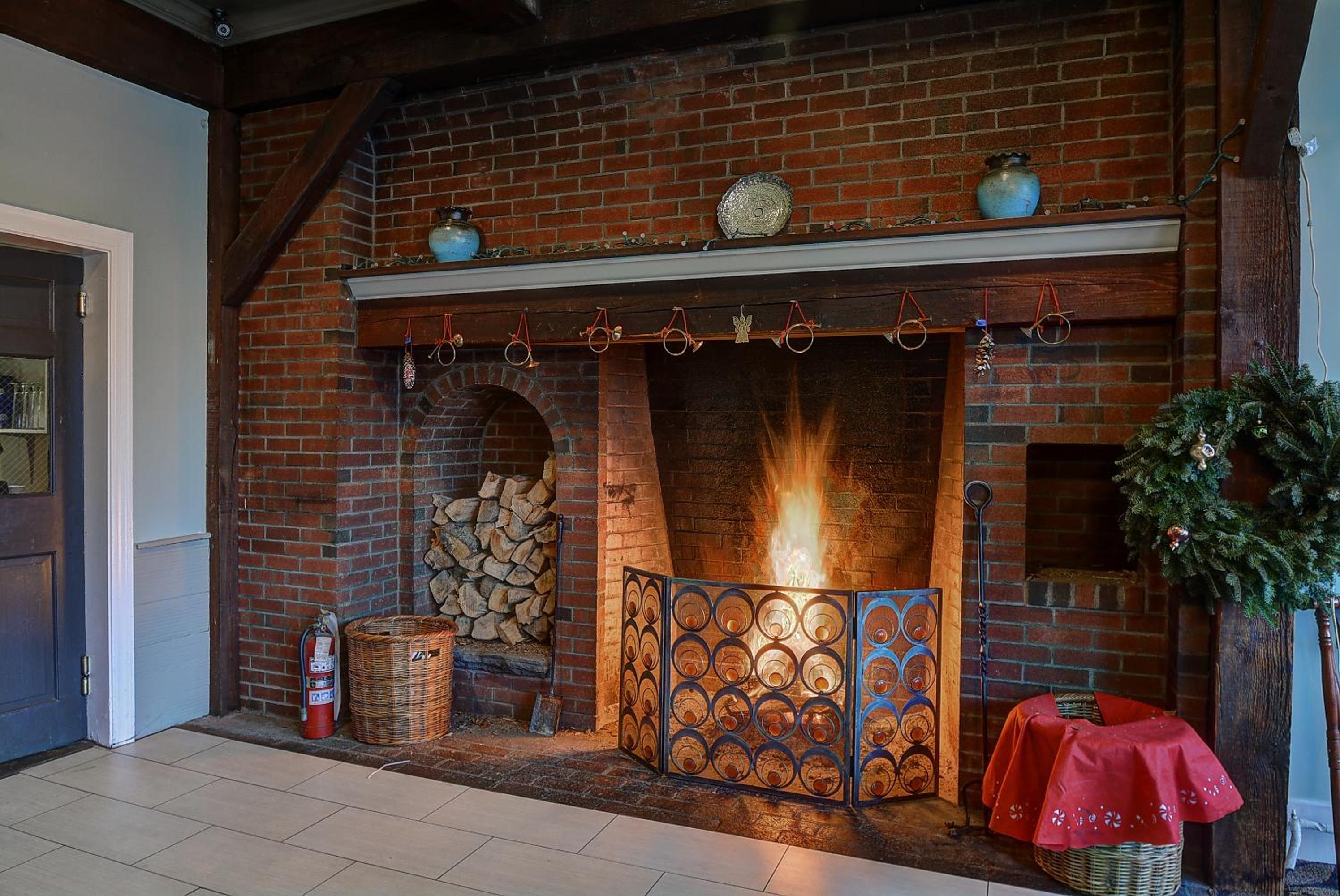 Brattleboro Vacations - Colonial Motel and Spa - Property Image 5