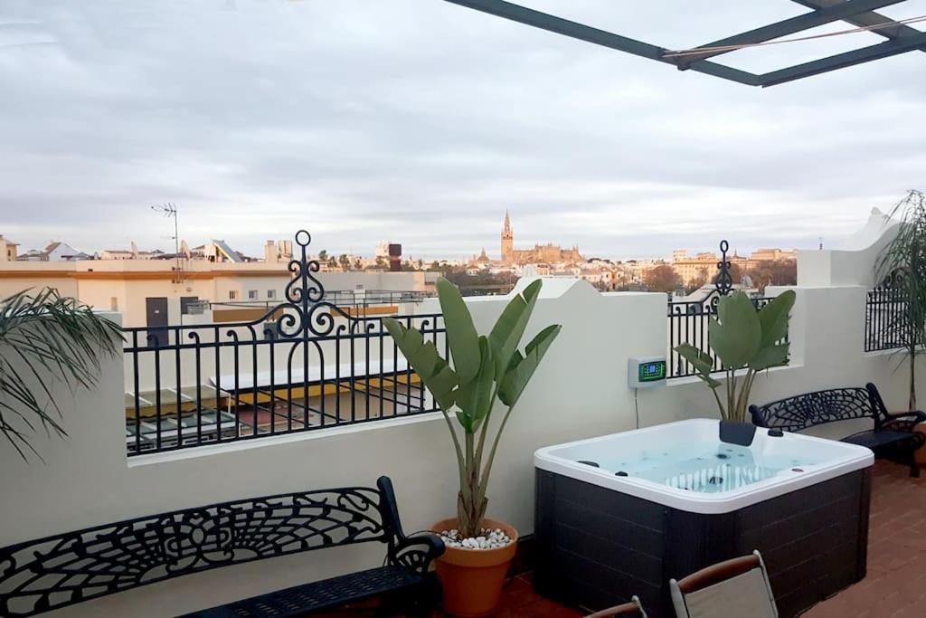Amazing Penthouse in Triana with Jacuzzi Centro
