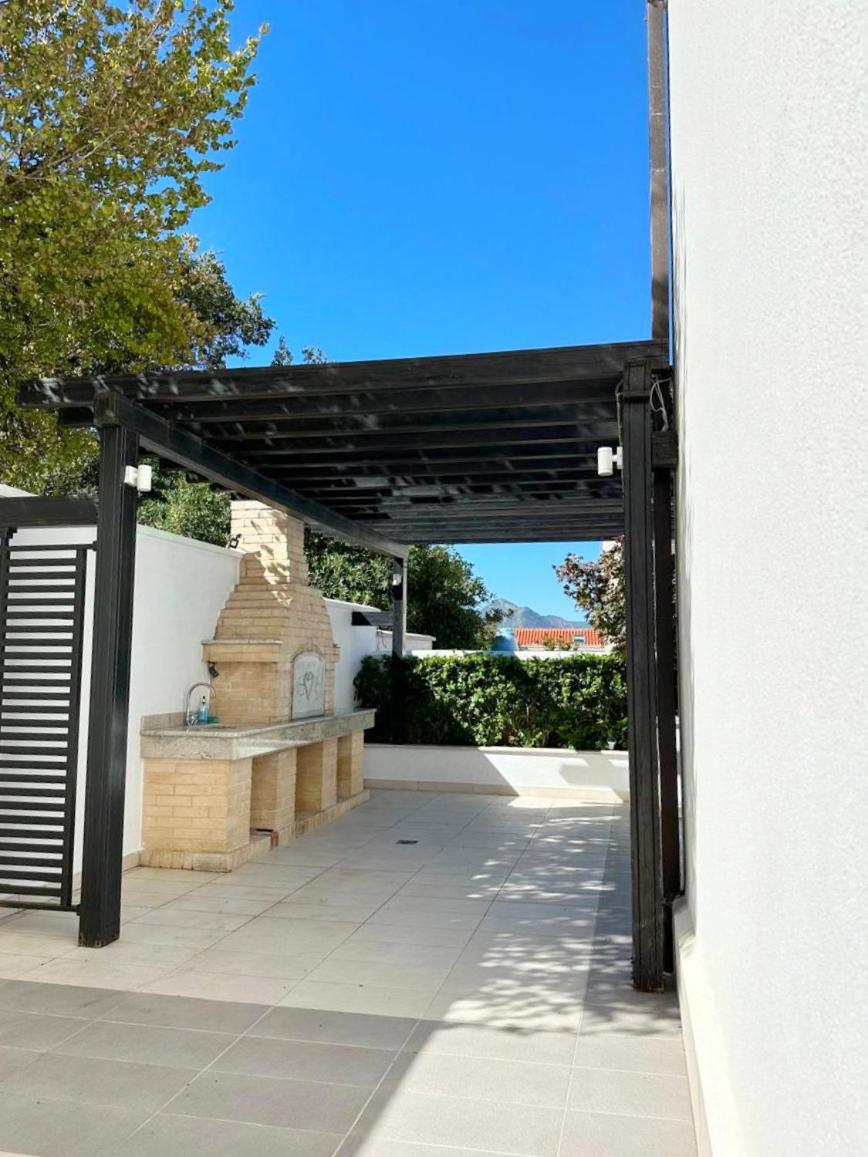 Apartment with private pool Kotor, Ljuta