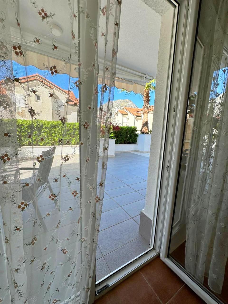 Apartment with private pool Kotor, Ljuta