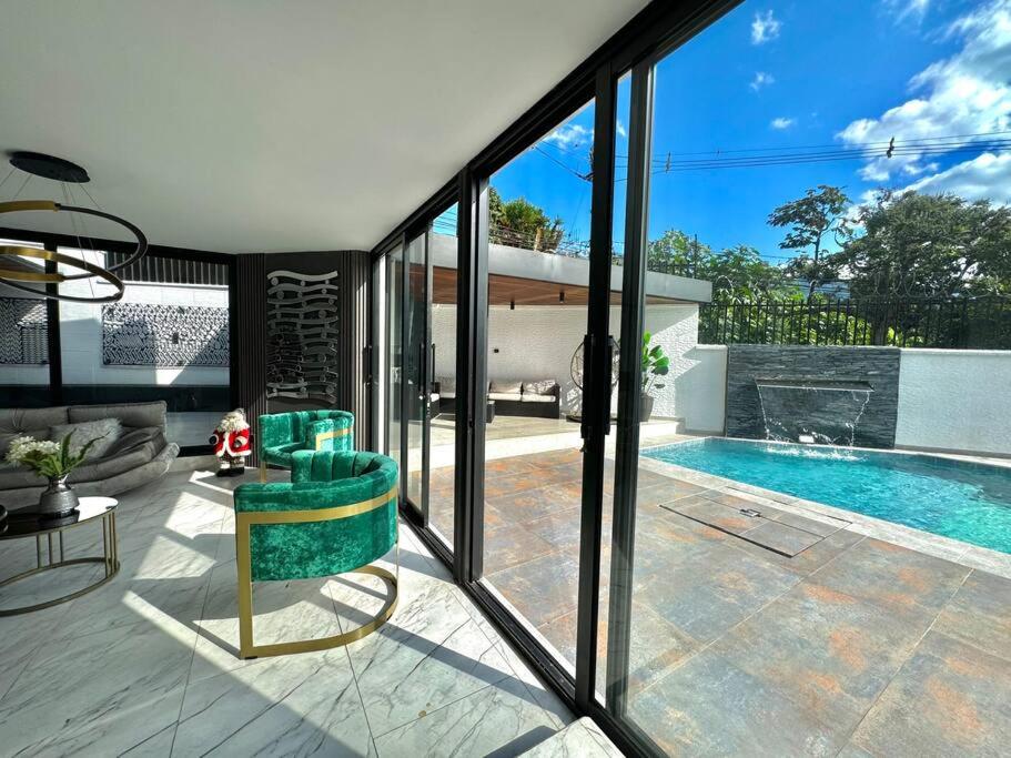 Mansión moderna Poblado-Piscina-