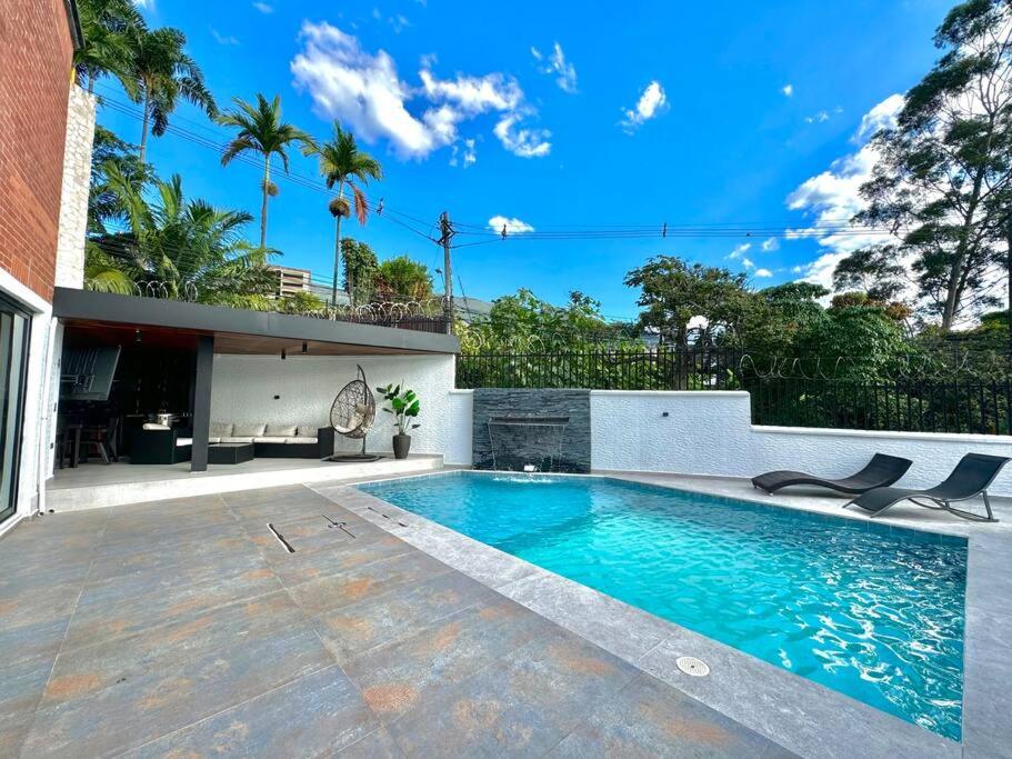 Mansión moderna Poblado-Piscina-