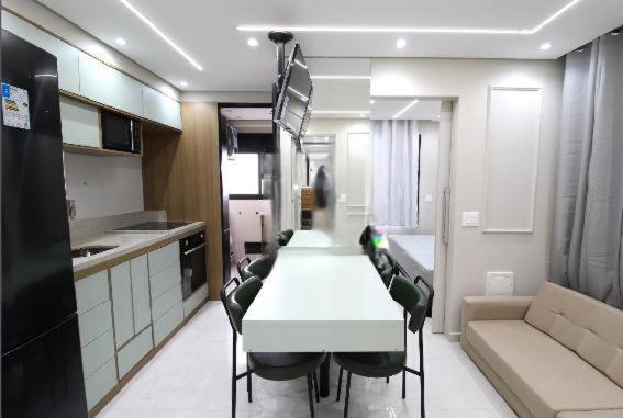 Apto 2 dorm prox Pq Ibirapuera