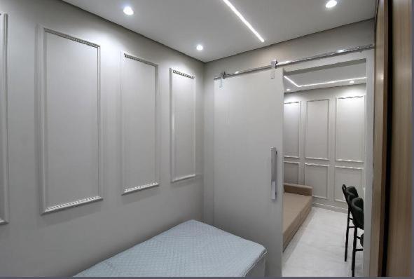 Apto 2 dorm prox Pq Ibirapuera