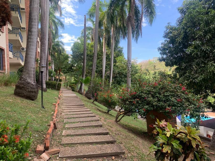 Apartamento en Condominio Girardot Resort 3402