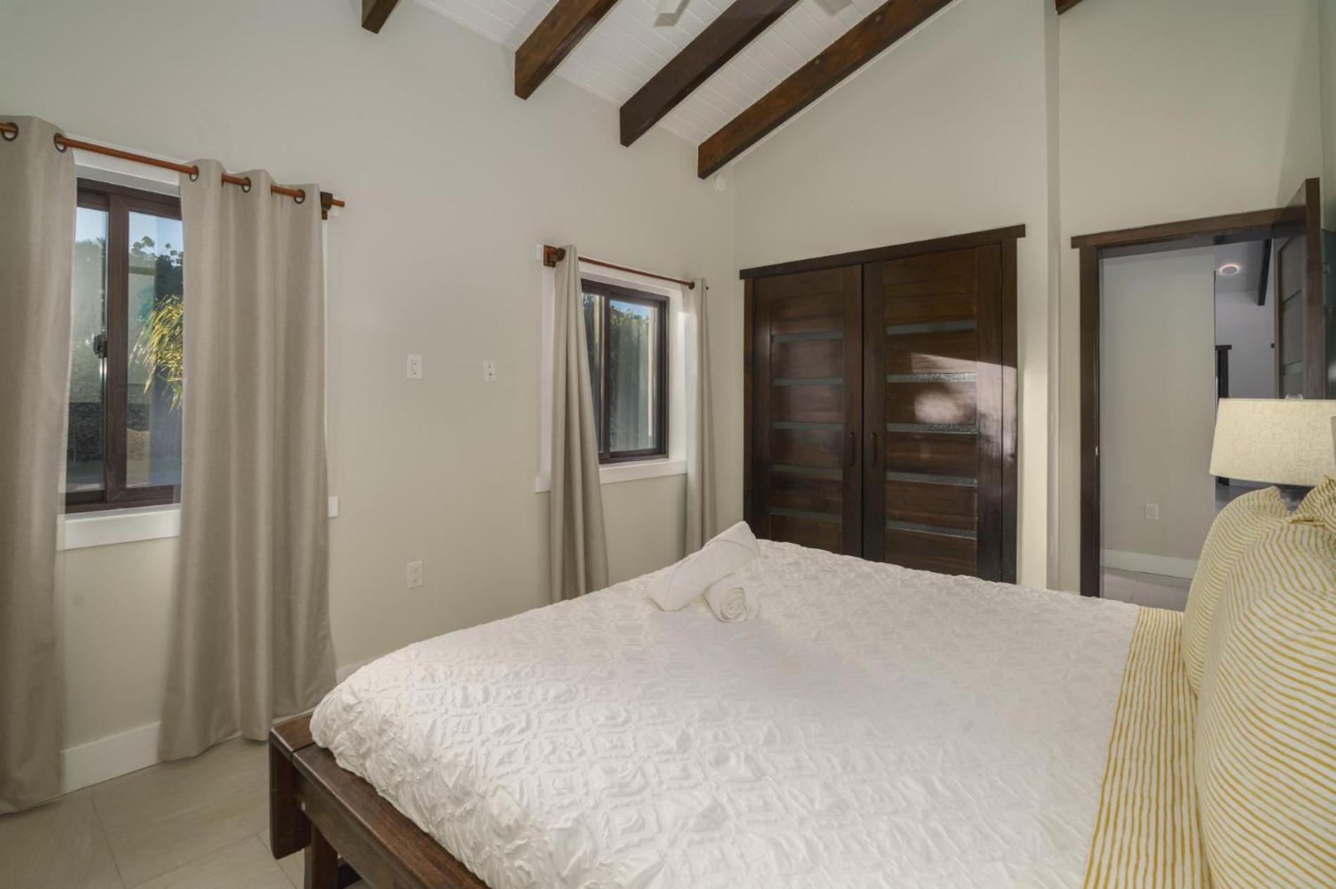 Casa de Wilson - 5 Bedroom Beachfront Villa
