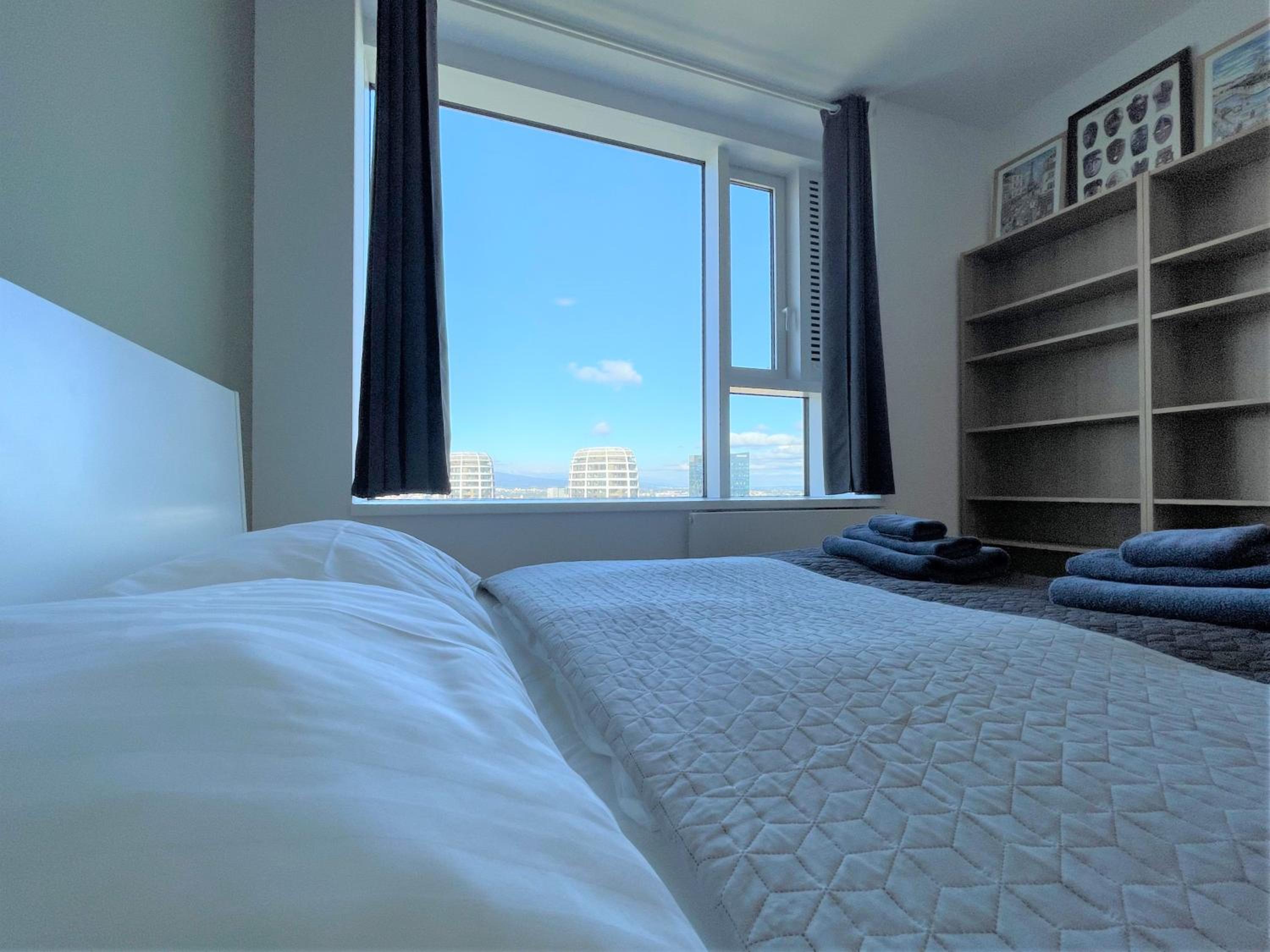 SAG 28 floor Panrama city free parking free wifi view 4