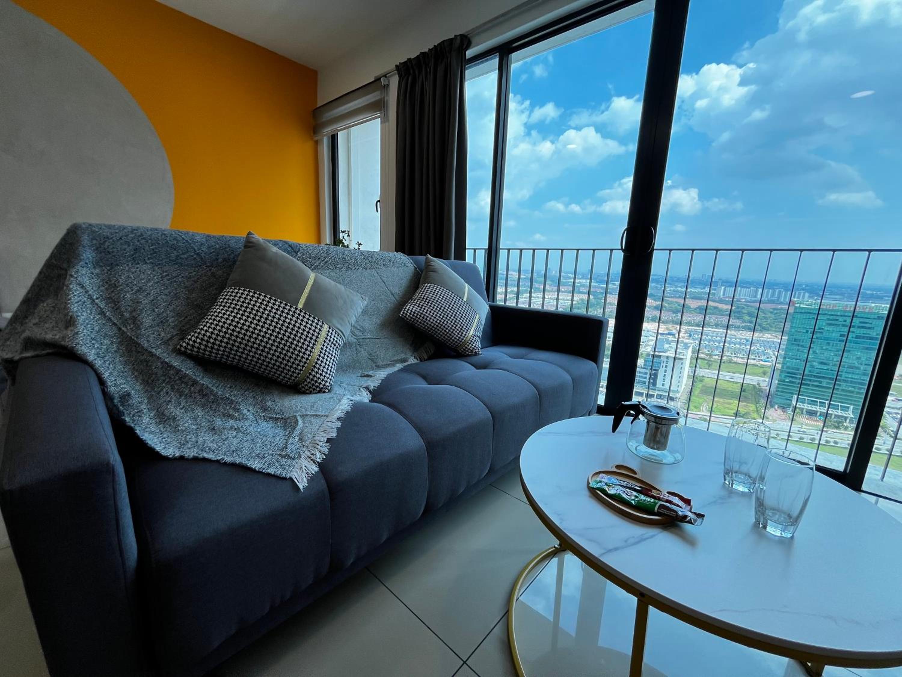 Modern Trefoil Studio Setia Alam Walk to Setia City Mall SCCC photo 1