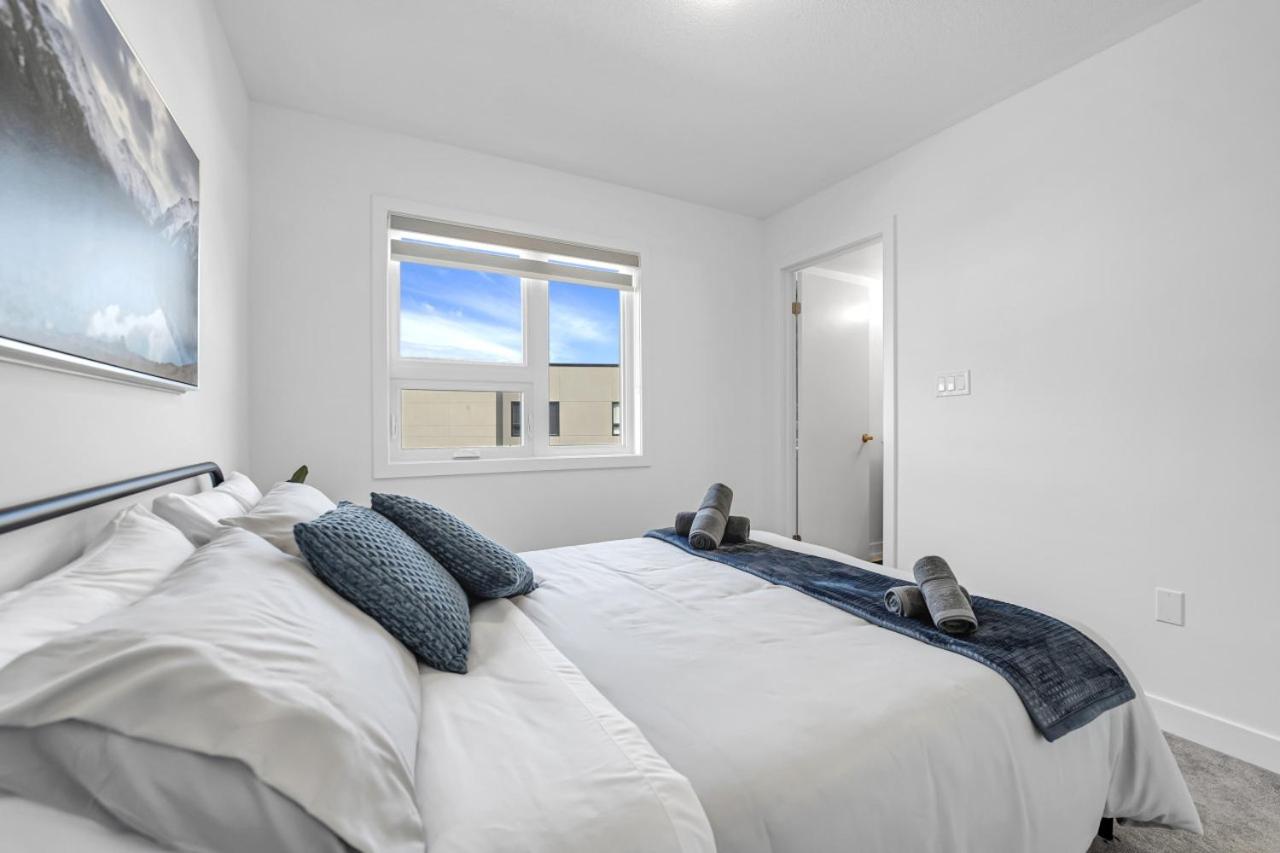 Posh 4 Bed Home with Backyard in Great Location