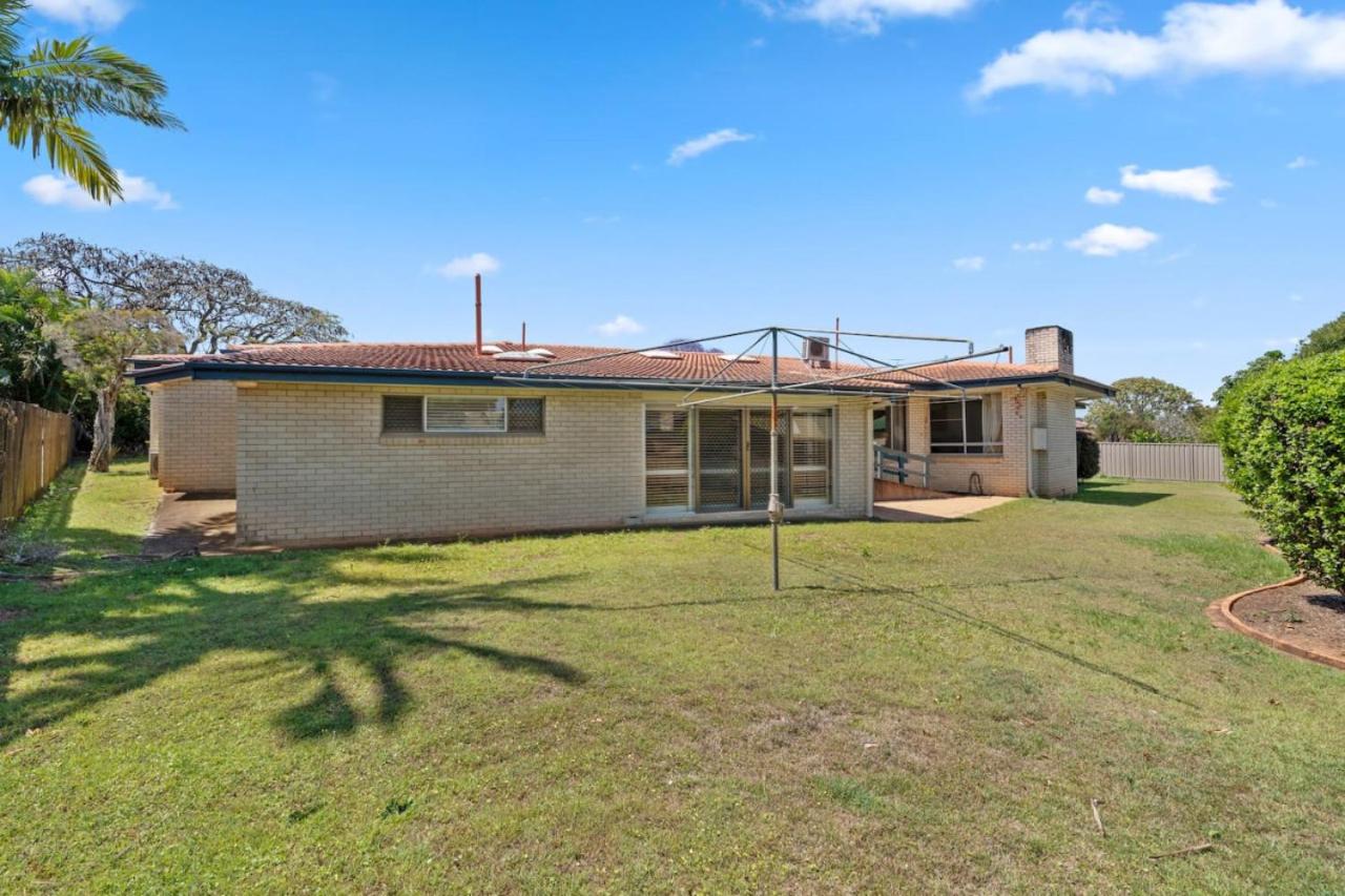 Charming 4BR House with Parking near Sunnybank