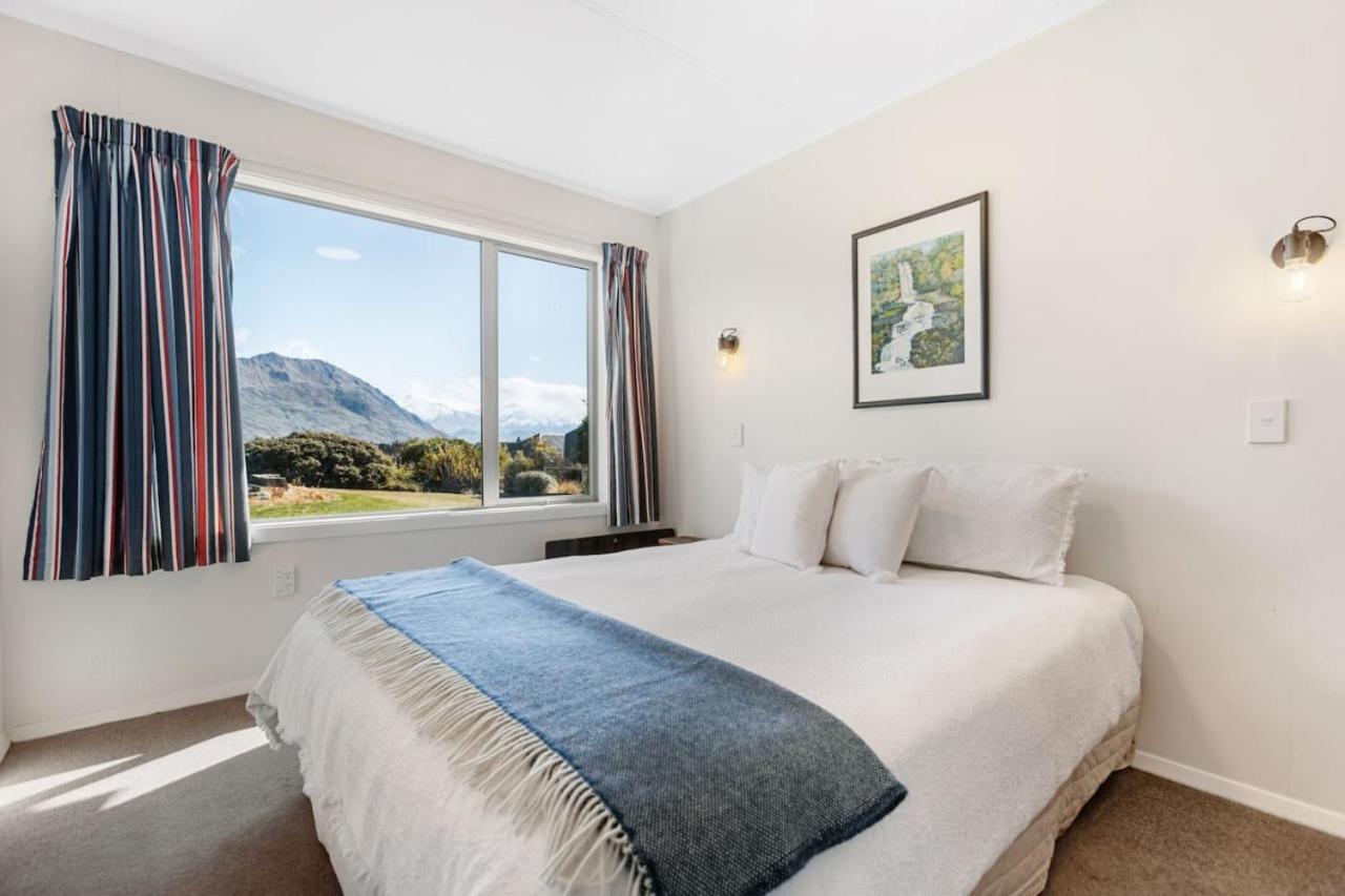 Home with Alpine Views Wanaka