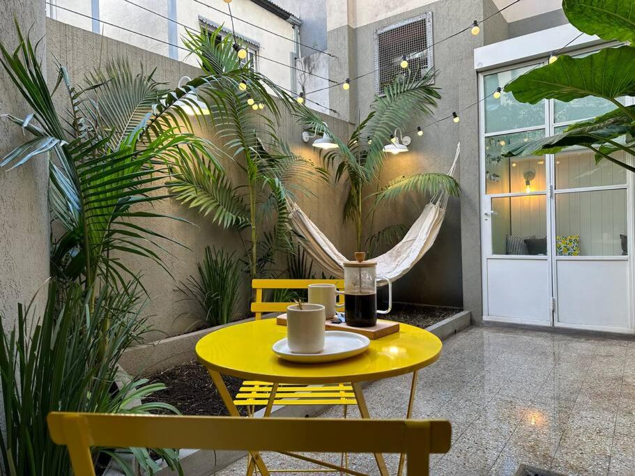 Encantador apartamento con patio