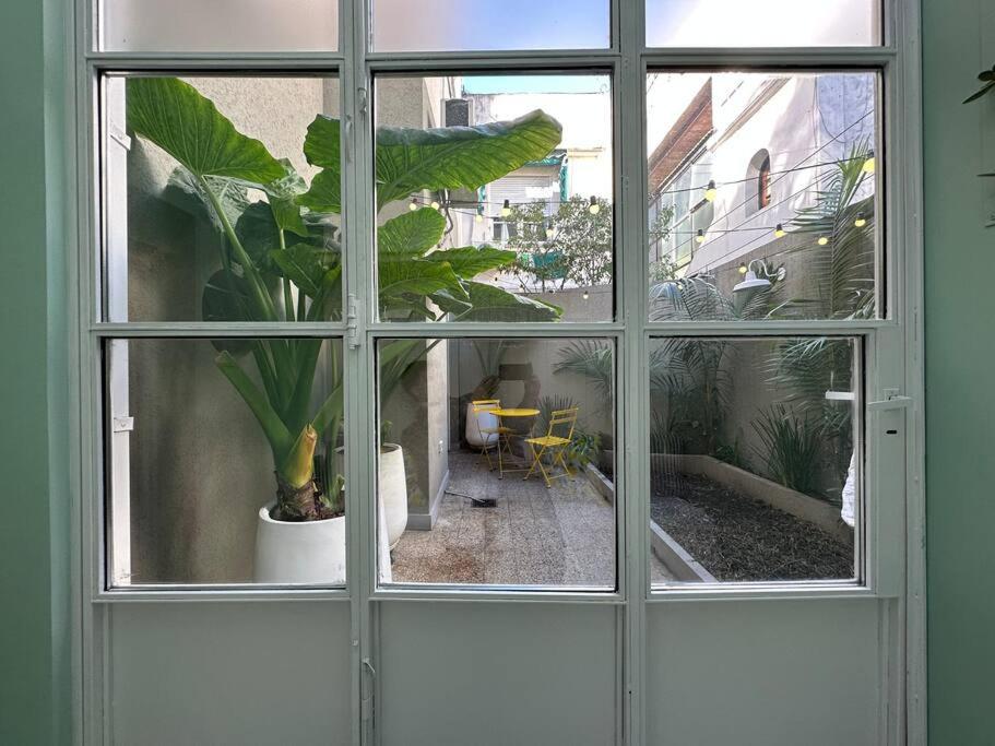 Encantador apartamento con patio
