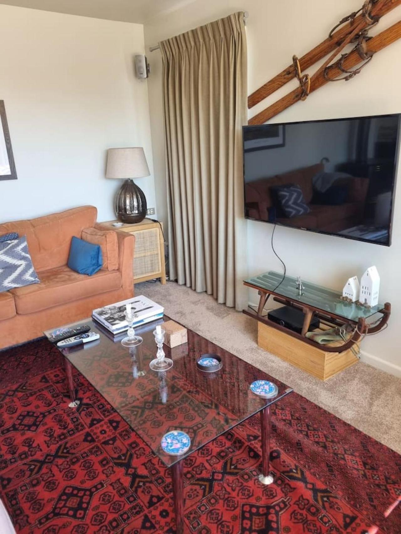 Amazing Location Central 2 bedroom Unit