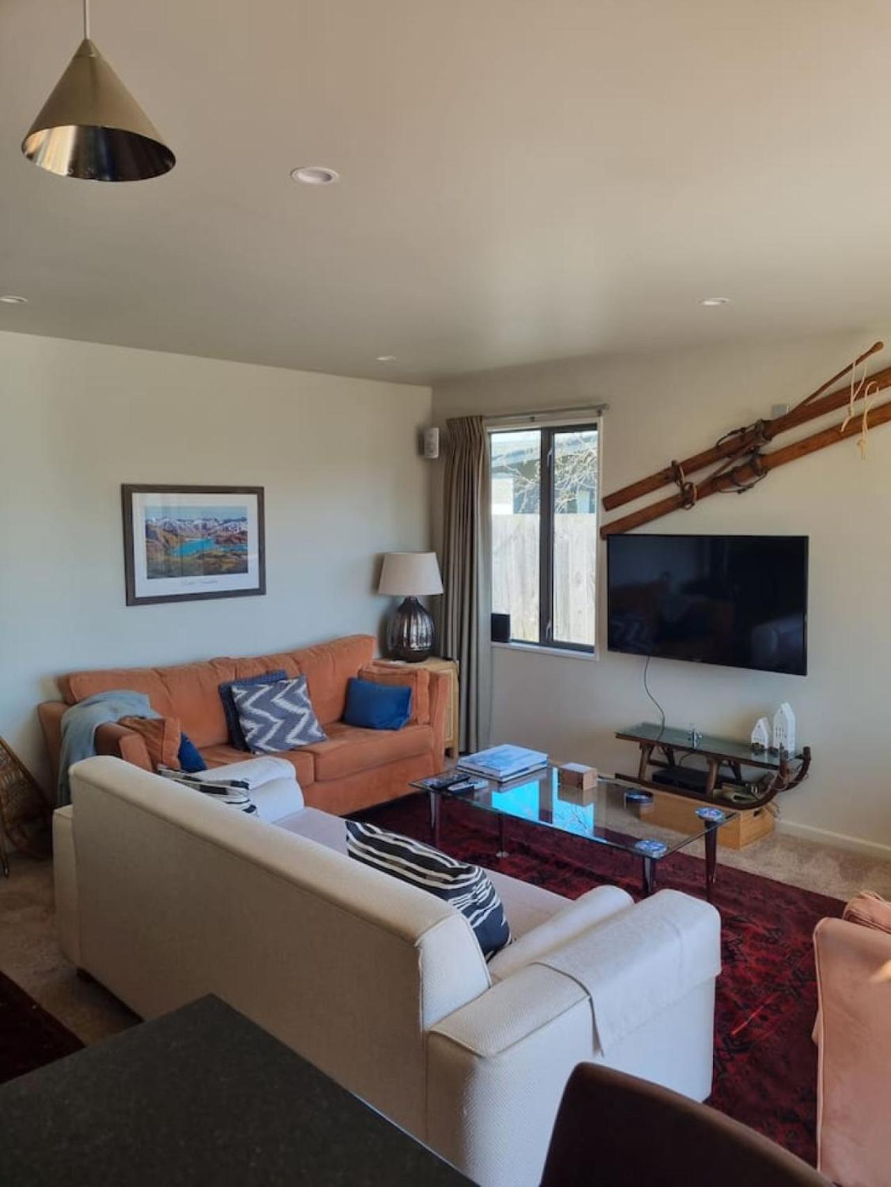 Amazing Location Central 2 bedroom Unit