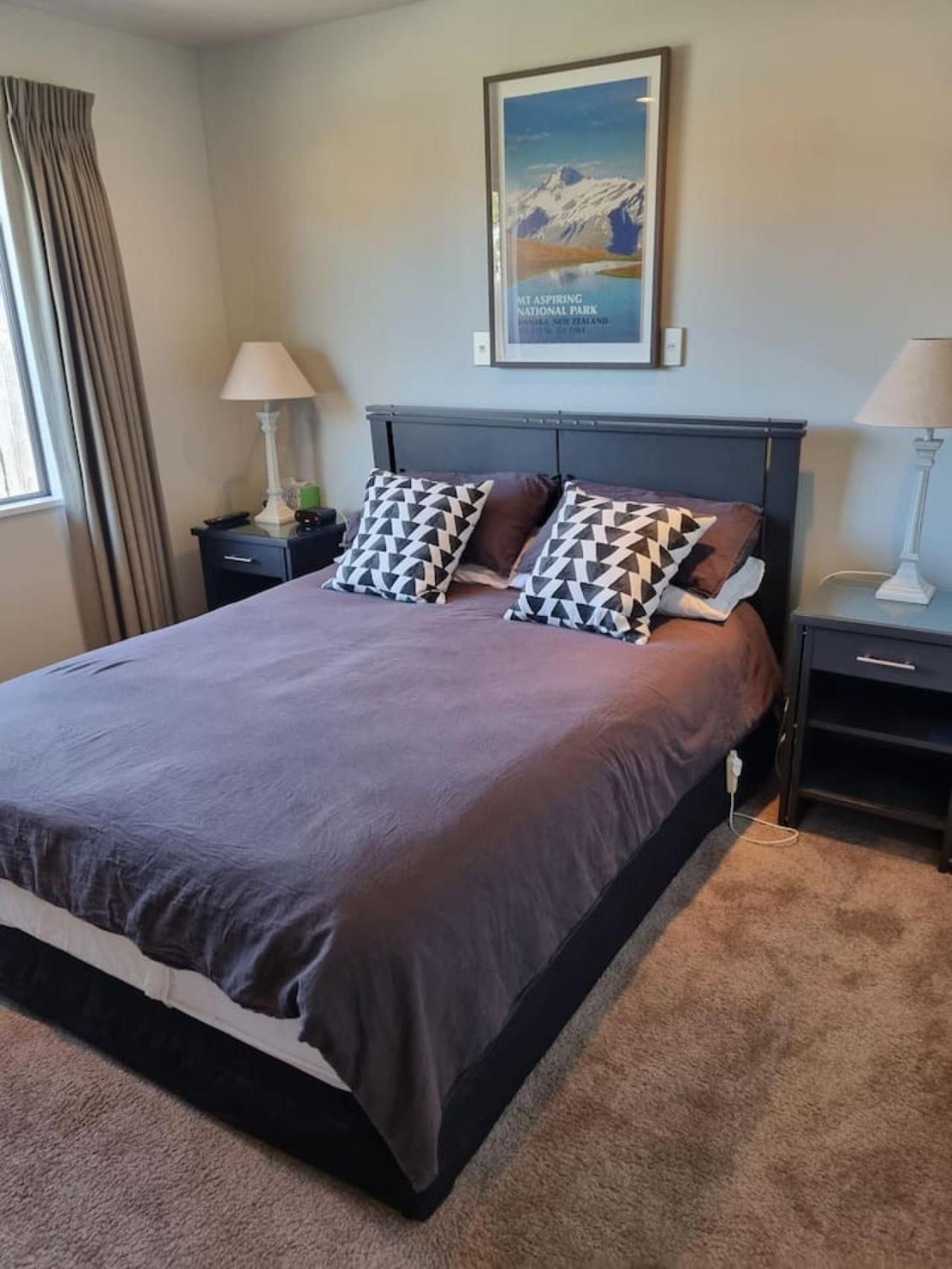 Amazing Location Central 2 bedroom Unit