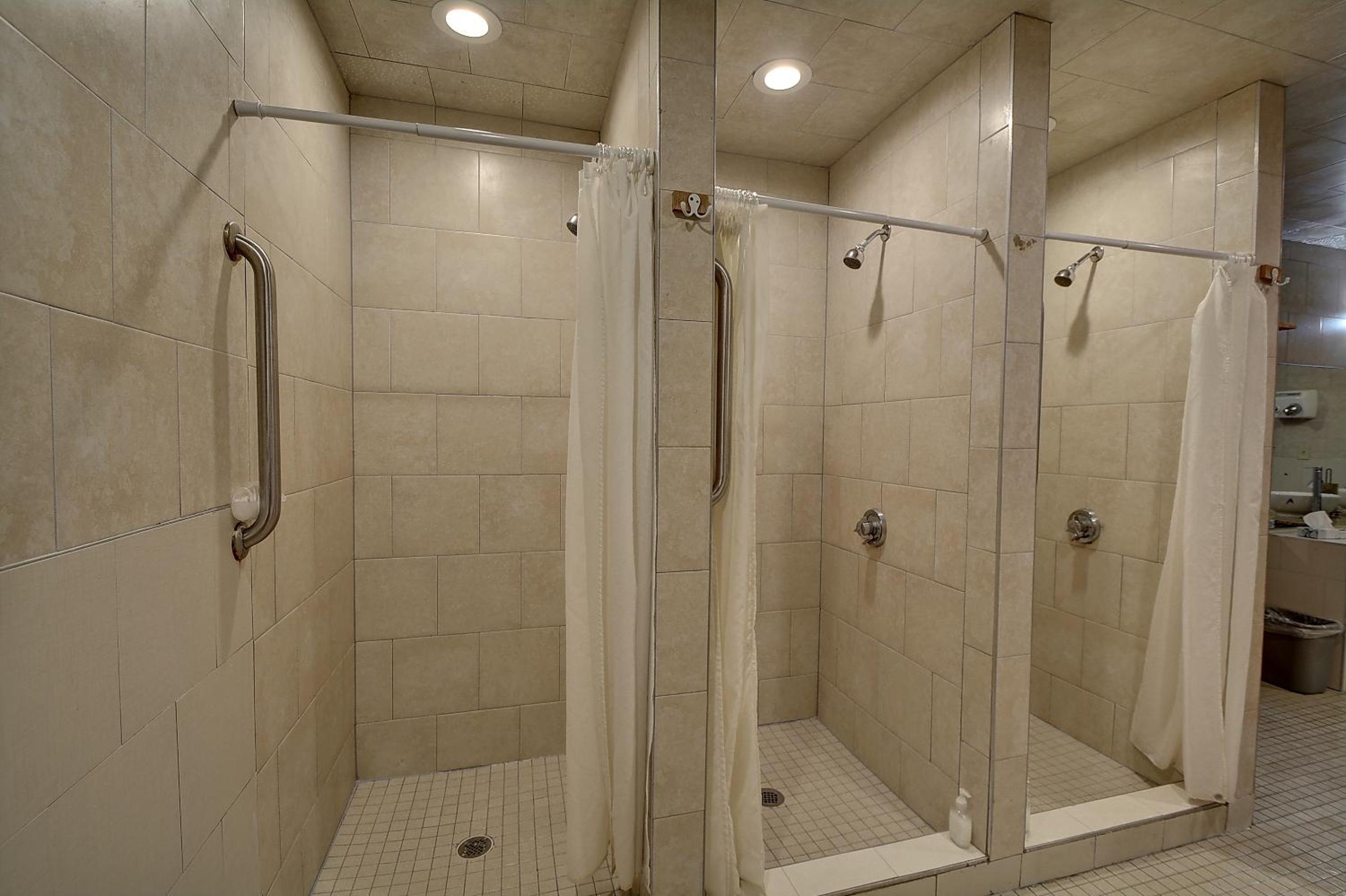 Brattleboro Vacations - Colonial Motel and Spa - Property Image 18