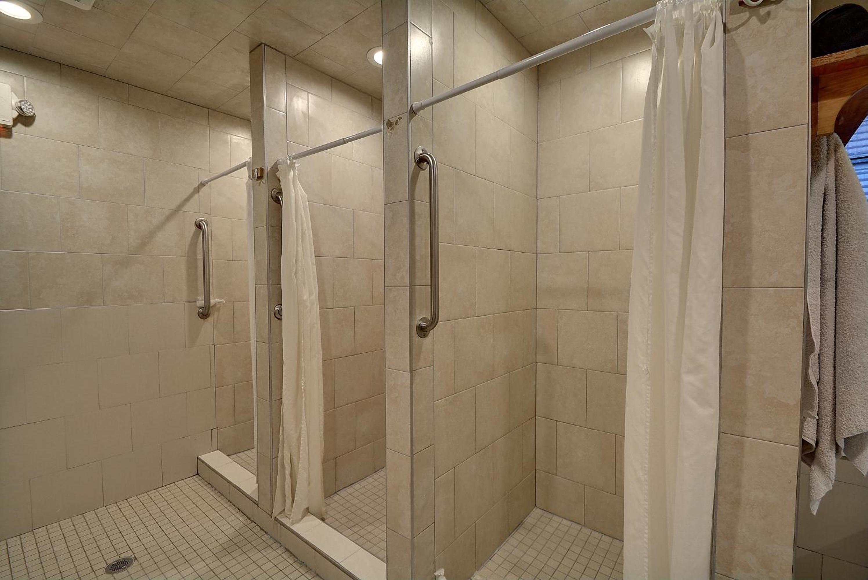 Brattleboro Vacations - Colonial Motel and Spa - Property Image 11