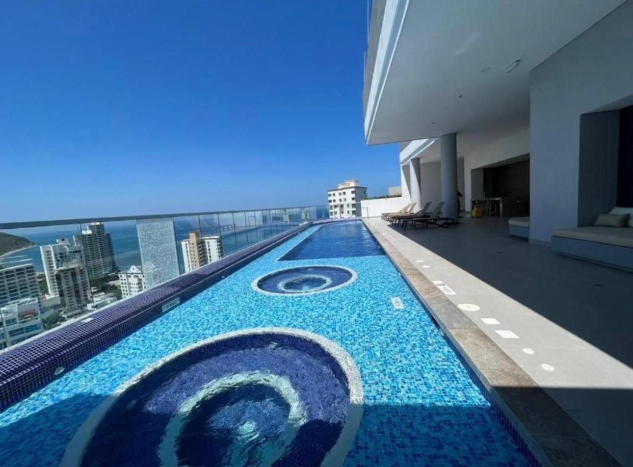 Lujoso apartamento vista al mar