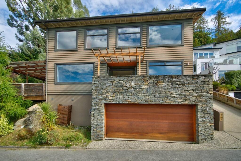 Lakeview Lodge Two with Stunning Views view 4