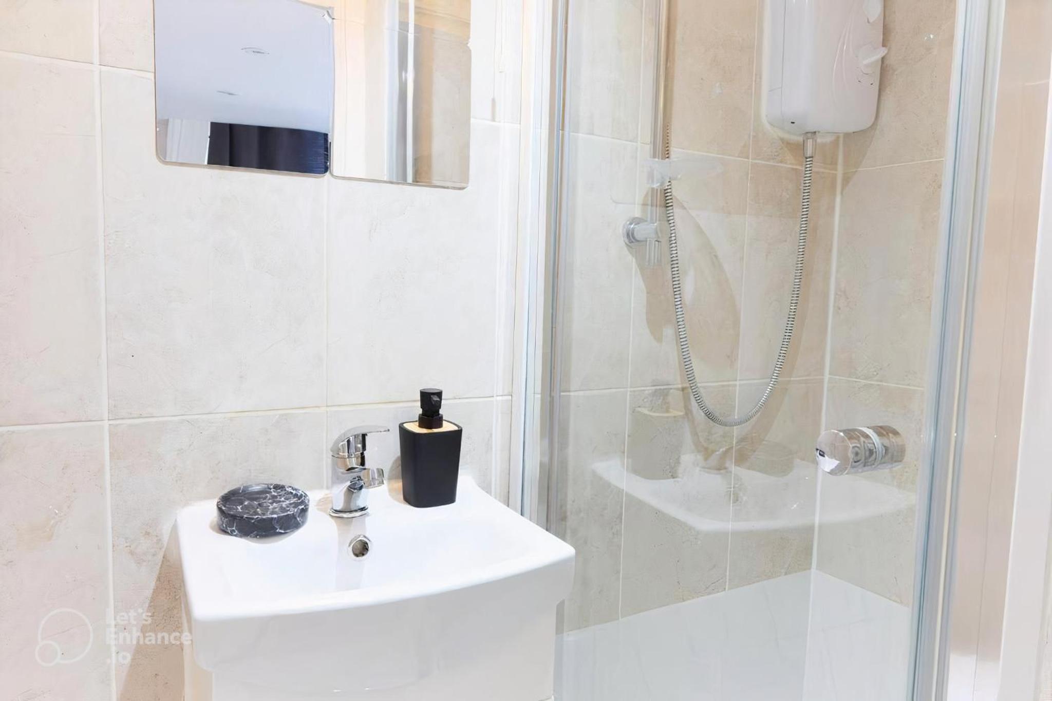 Chic Bayswater Luxury Retreat