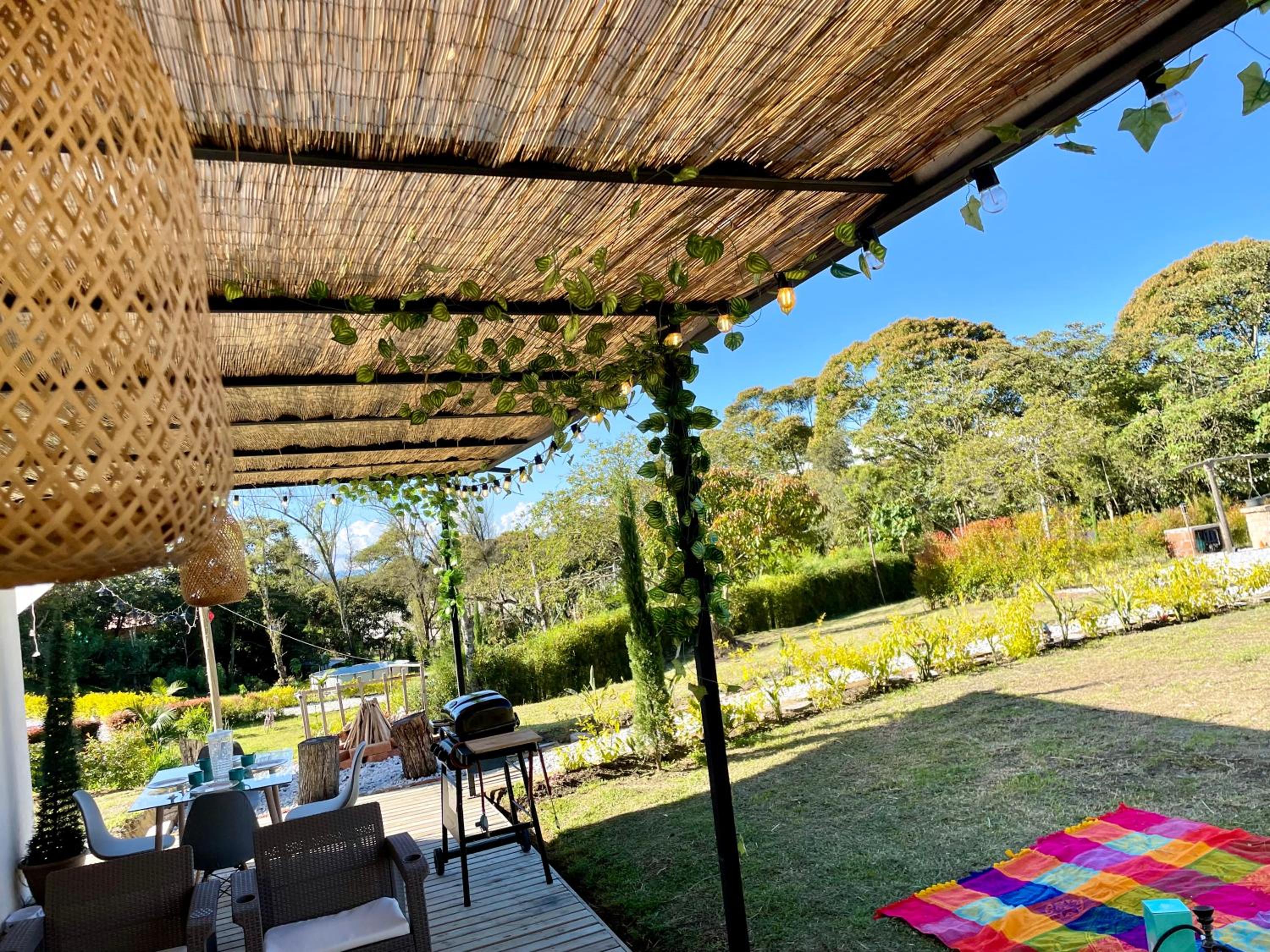 Casa campestre descanso relajación jacuzzi BBQ amplias zonas verdes