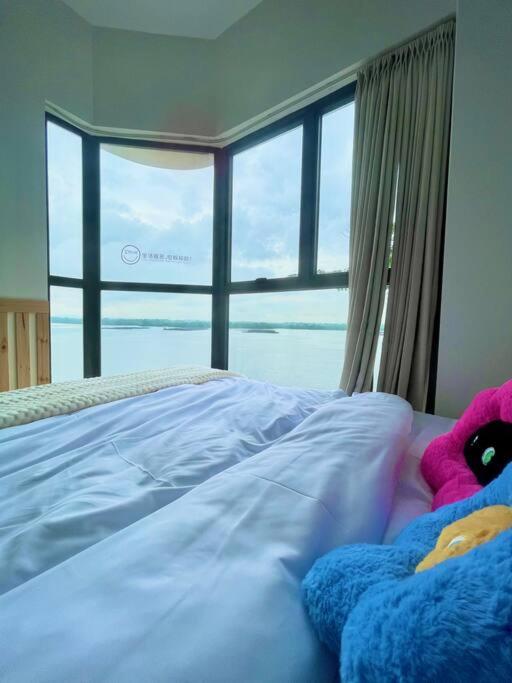 Danga Bay Country Garden by Short Escape