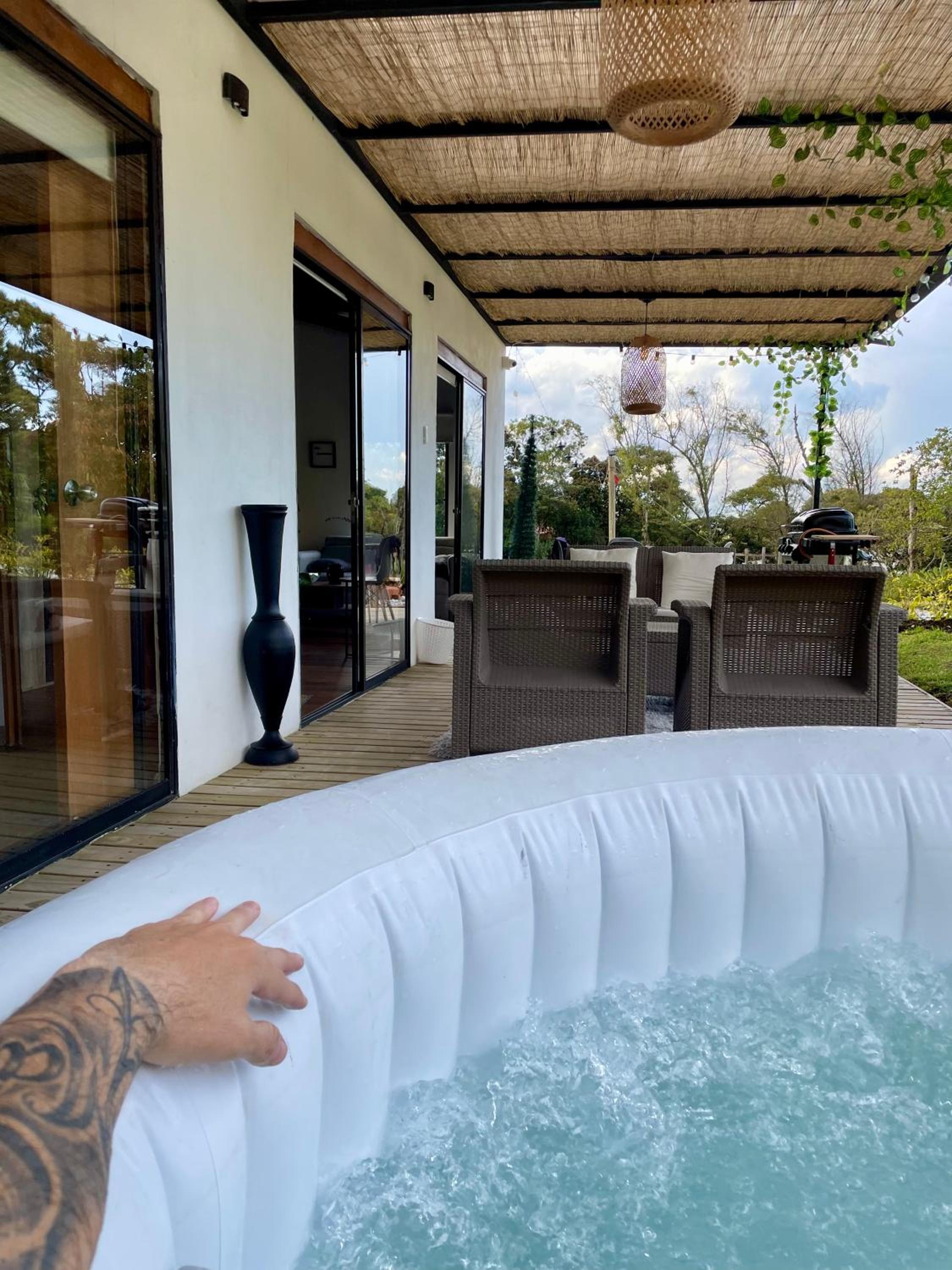 Casa campestre descanso relajación jacuzzi BBQ amplias zonas verdes