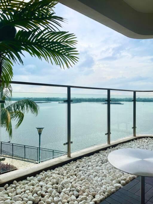 Danga Bay Country Garden by Short Escape