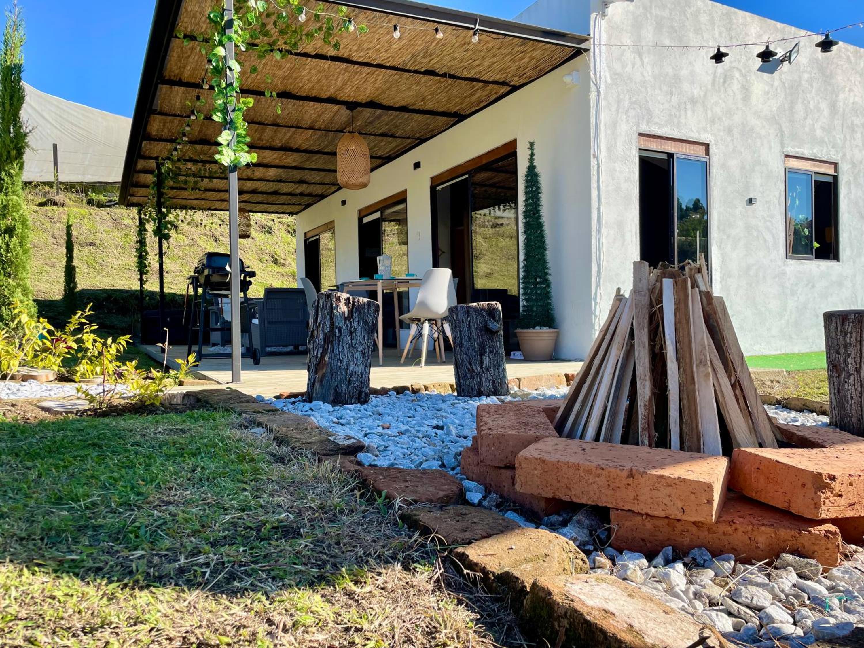 Casa campestre descanso relajación jacuzzi BBQ amplias zonas verdes