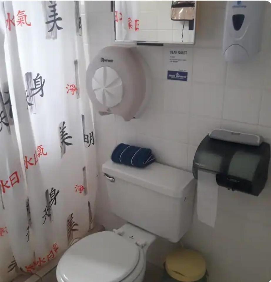 FIRST DAY HOSTEL on ARUBA