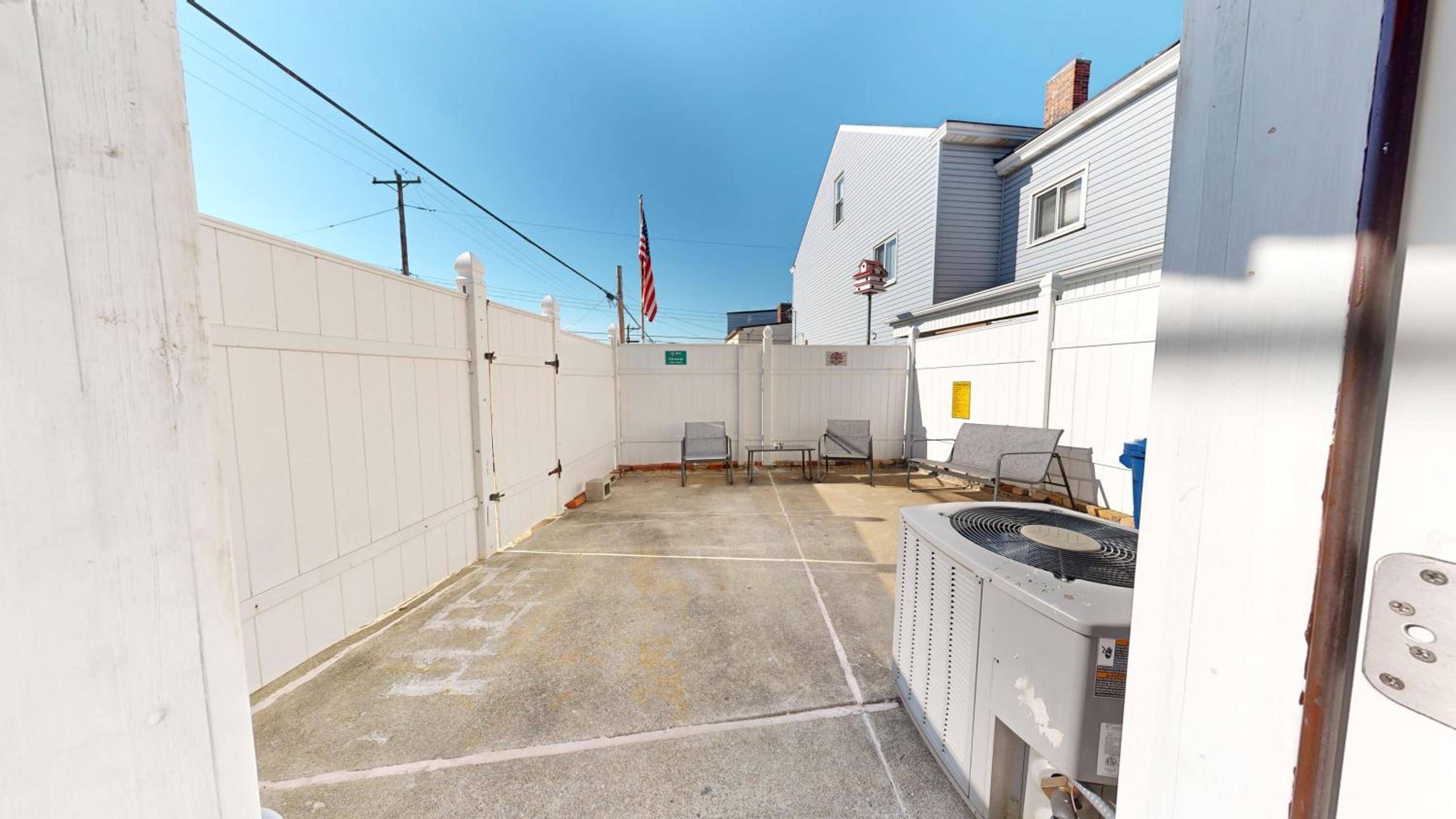 ENTIRE Big Home Close To Events - 2 Family Rooms - Kid Friendly - Private Patio & Firepit