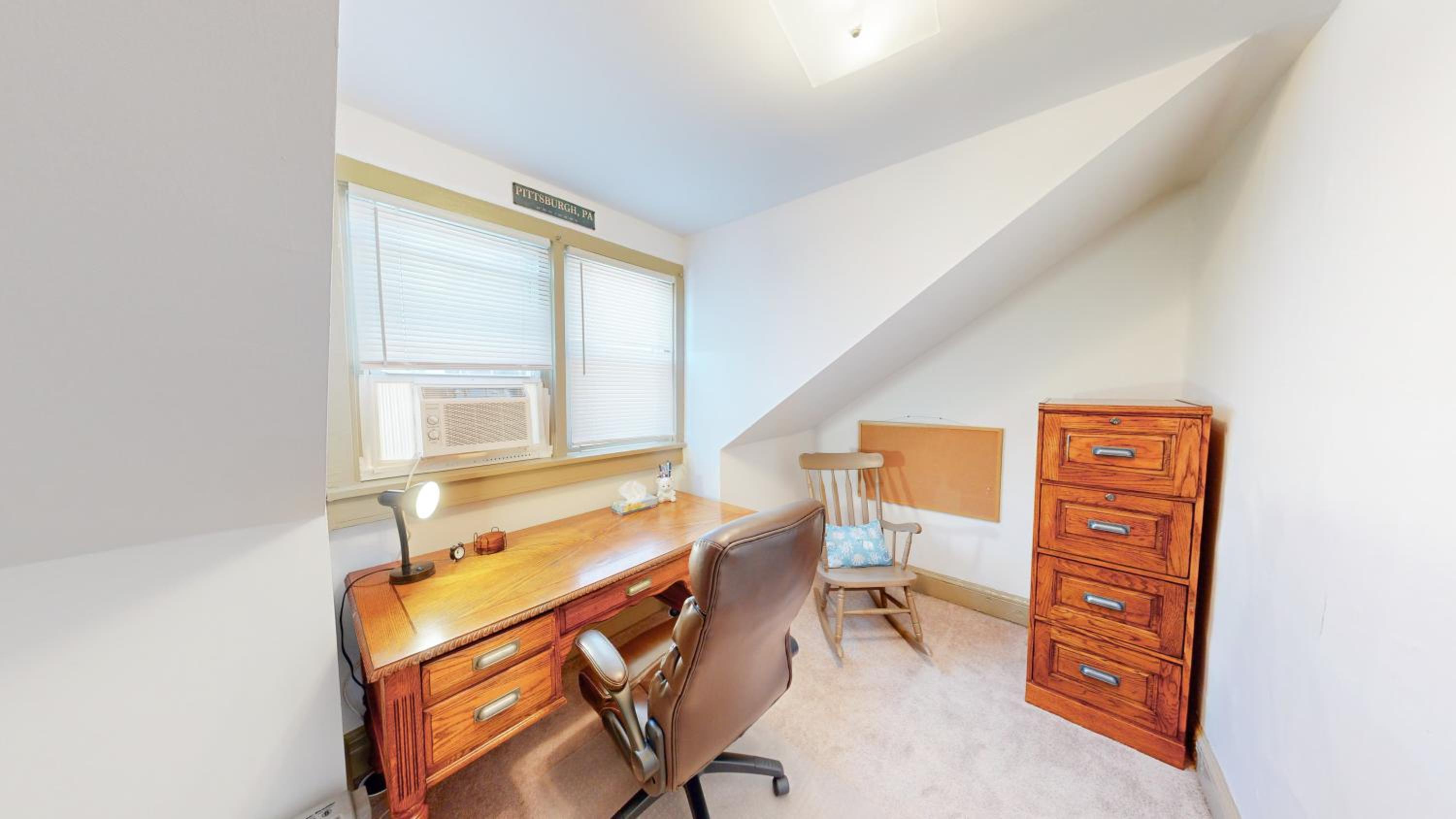 ENTIRE Big Home Close To Events - 2 Family Rooms - Kid Friendly - Private Patio & Firepit