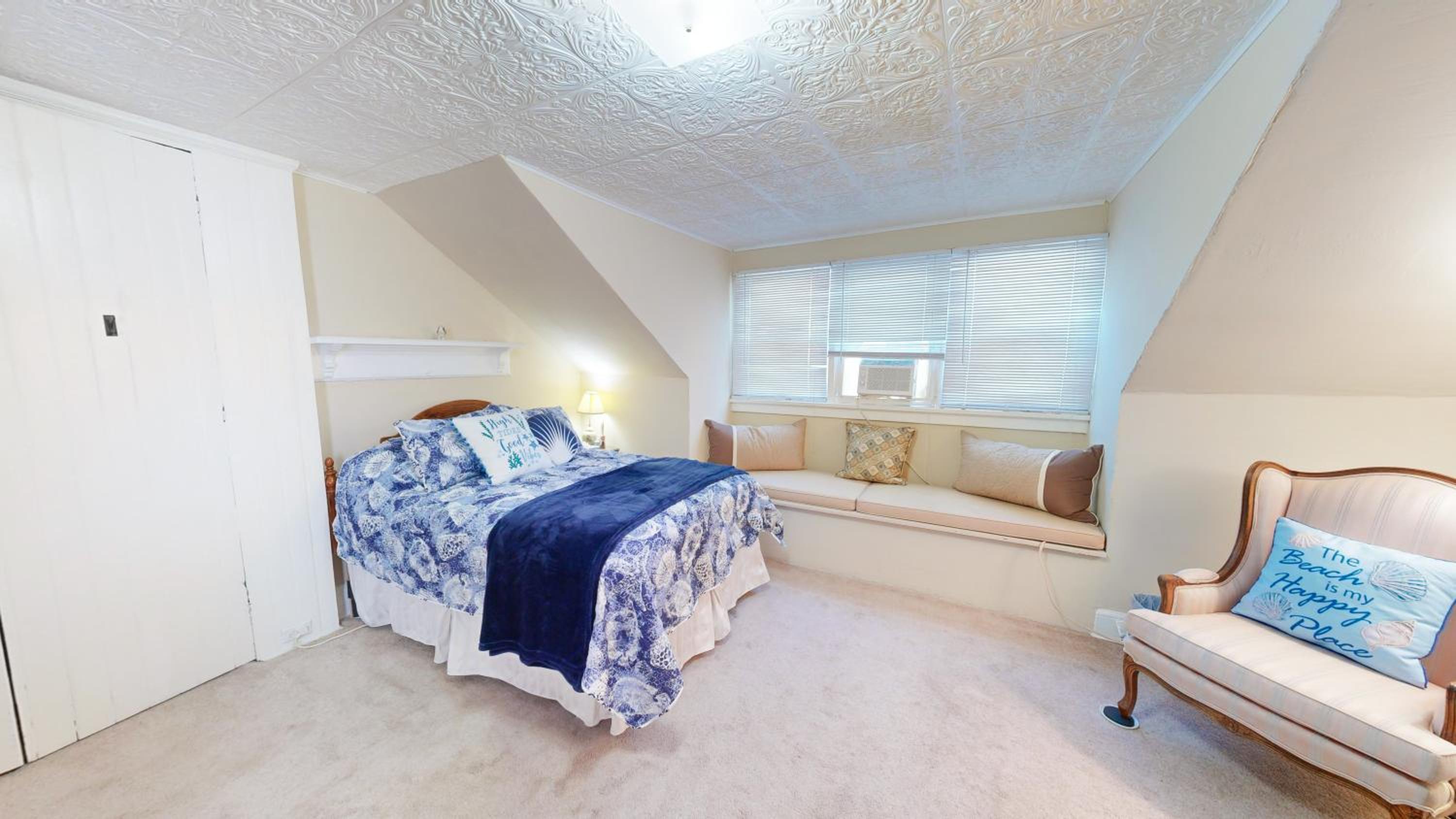 ENTIRE Big Home Close To Events - 2 Family Rooms - Kid Friendly - Private Patio & Firepit