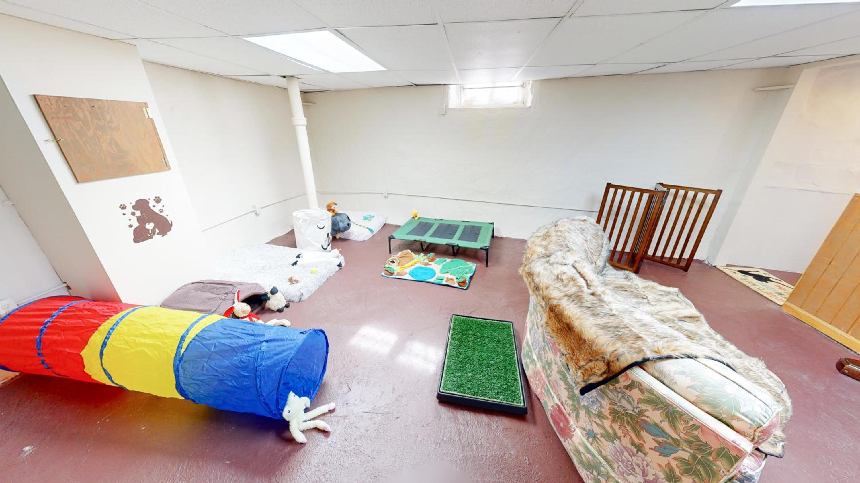ENTIRE Big Home Close To Events - 2 Family Rooms - Kid Friendly - Private Patio & Firepit