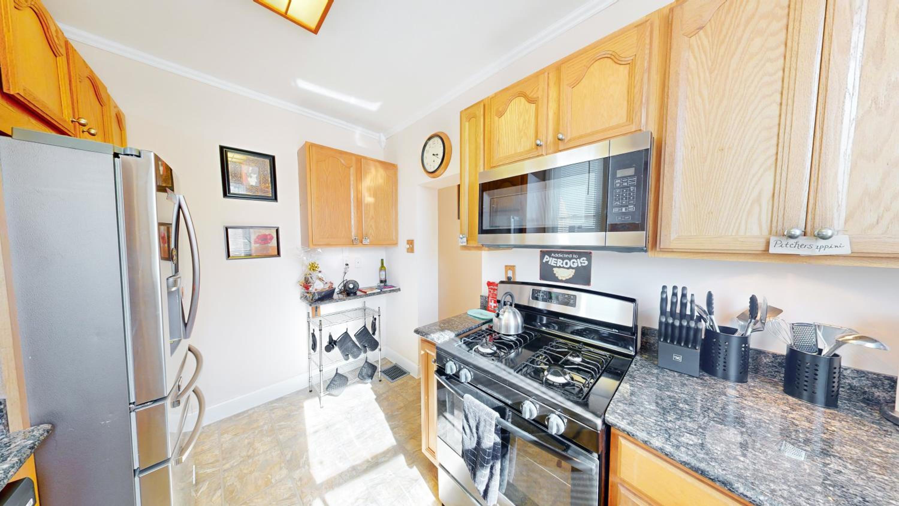 ENTIRE Big Home Close To Events - 2 Family Rooms - Kid Friendly - Private Patio & Firepit