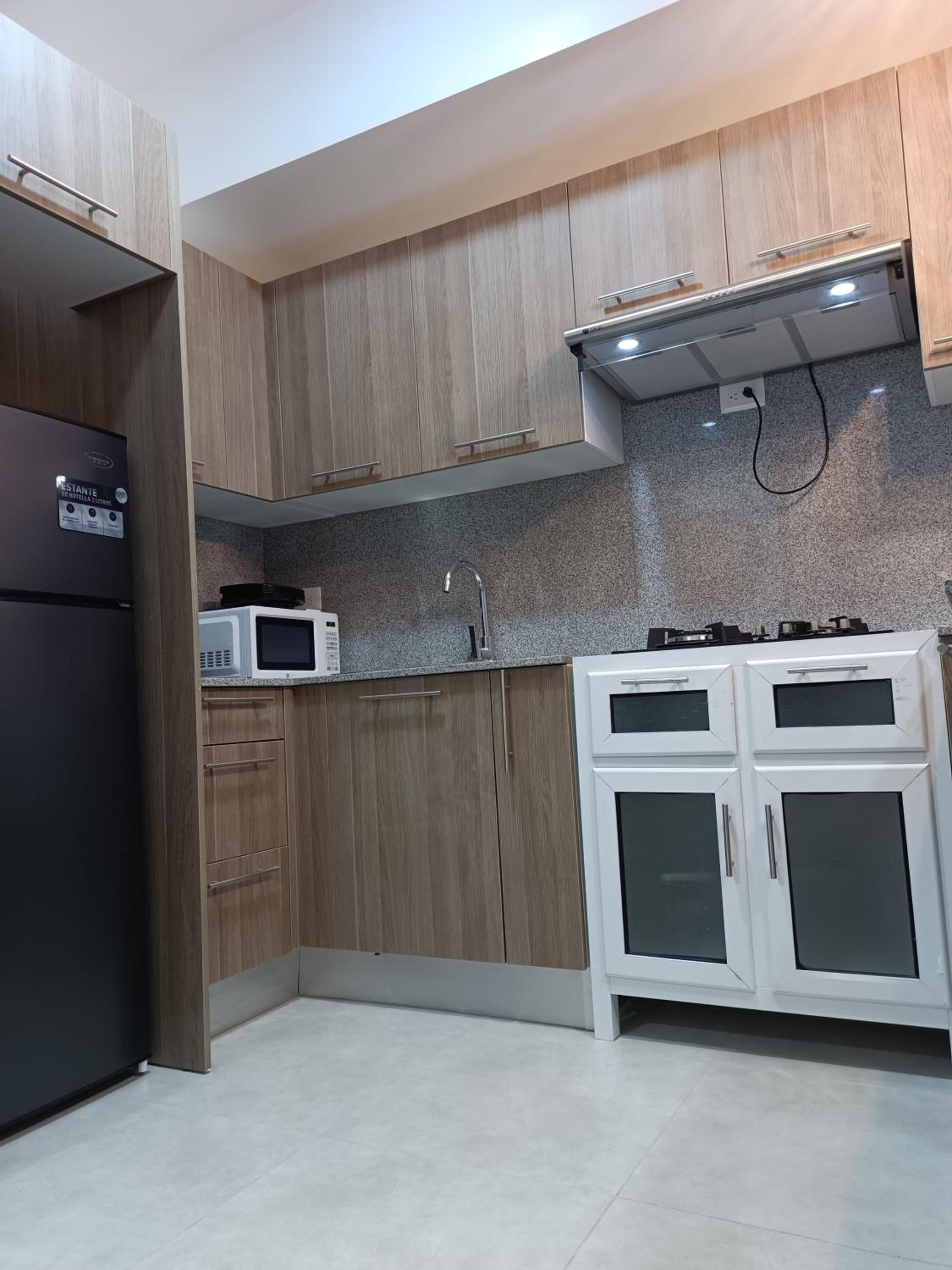 Boca del Mar III, apartamento 411