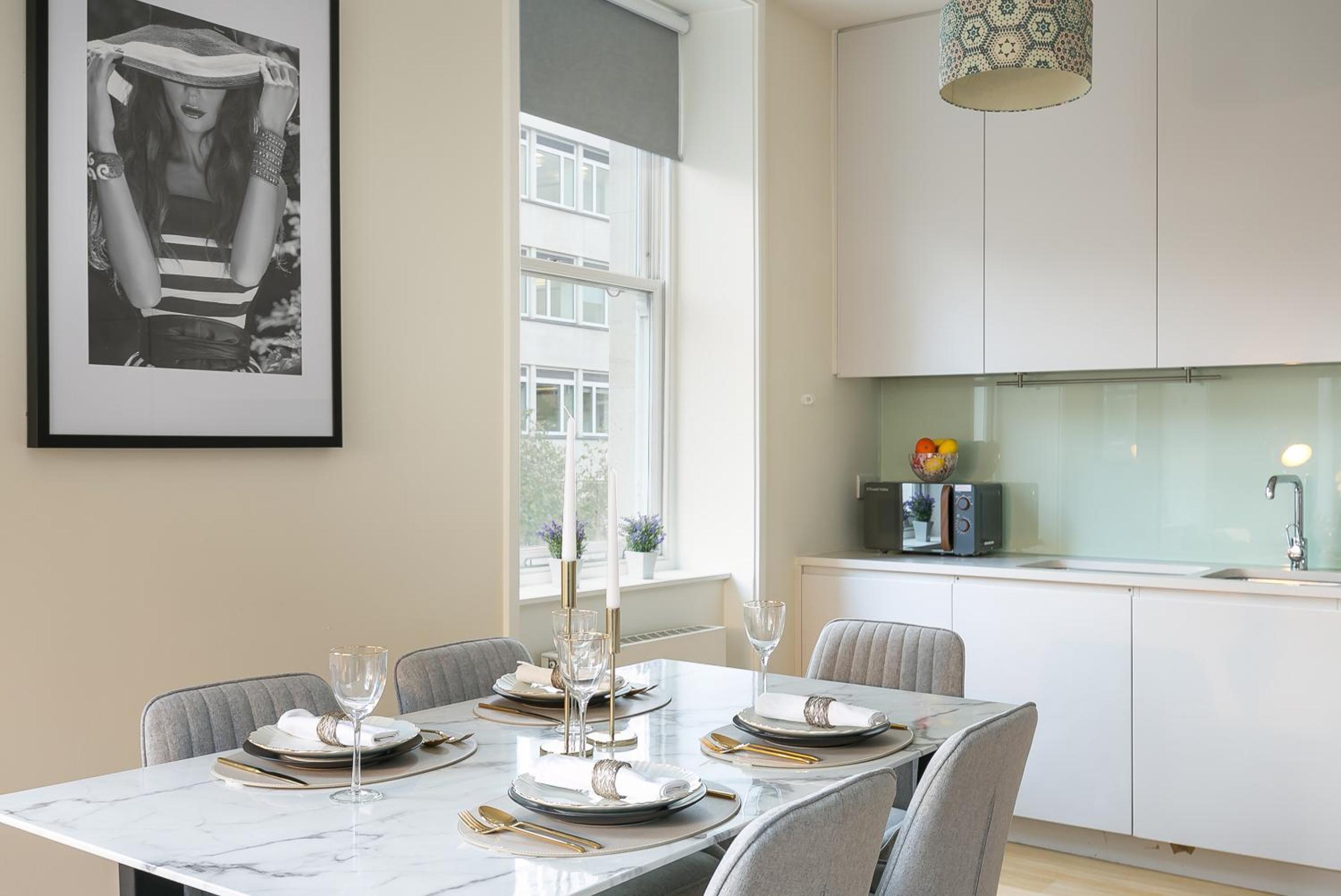 Urban Chic - Baker Street