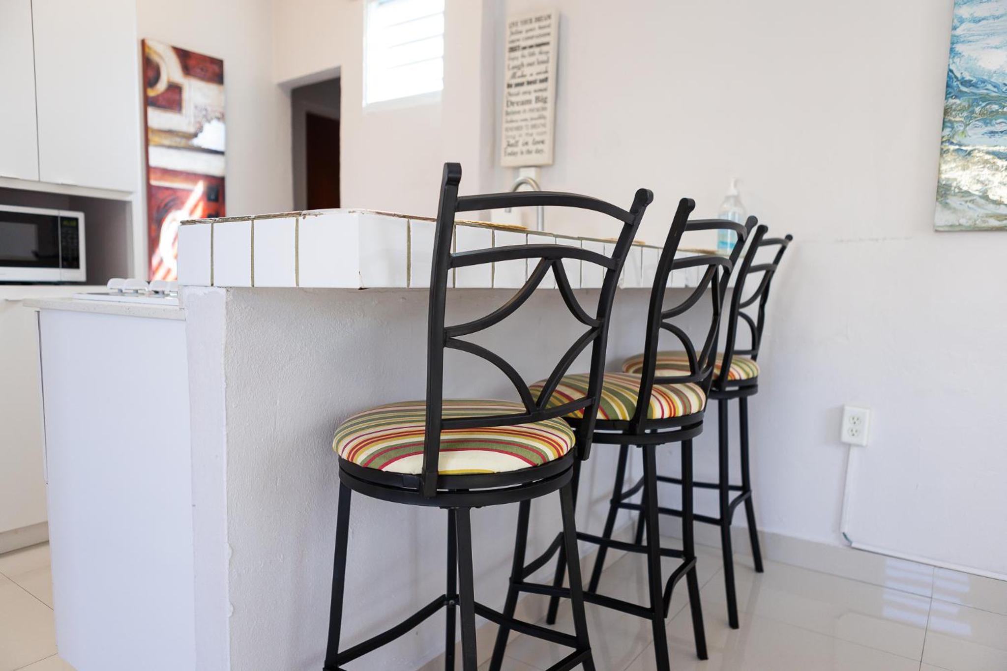 202-Beautiful City GEM near the beach with Free Parking view 2