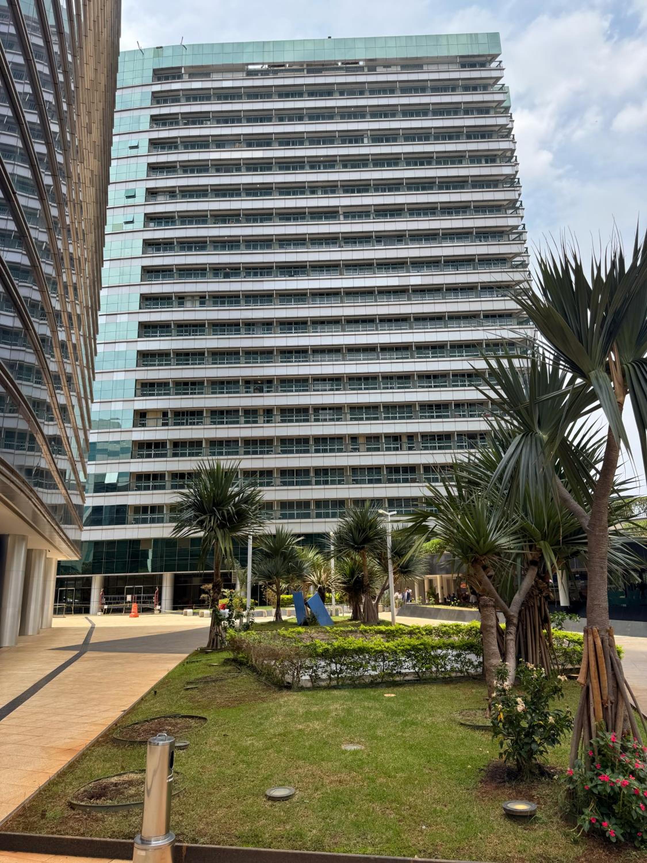 Flat Central com Academia, Piscinas e Sauna