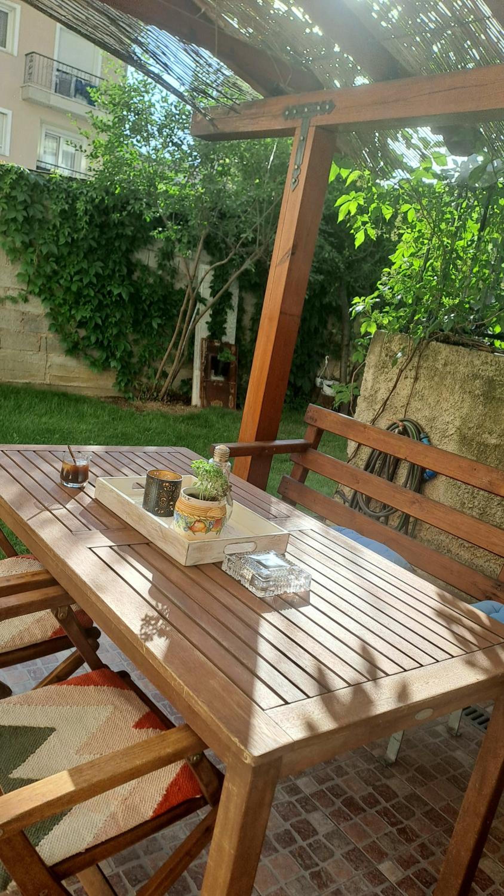 La Maisonette, Florina Center